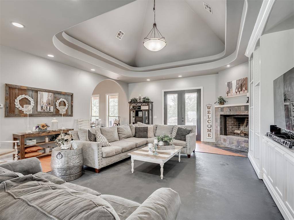 Harrah, OK 73045,18700 HICKORY HOLLOW DR