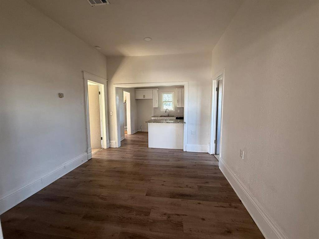 Crescent, OK 73028,105 S Magnolia ST