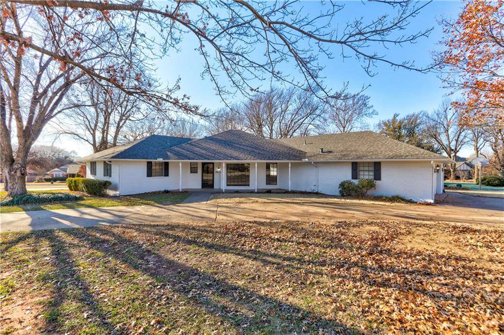 Edmond, OK 73013,3413 S Choctaw DR