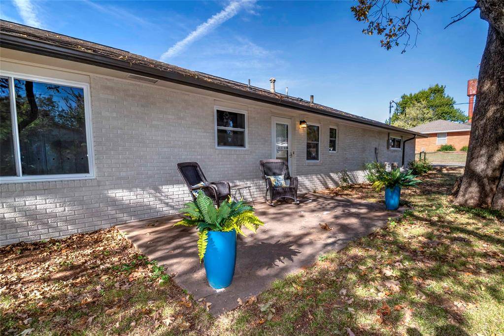 Chandler, OK 74834,124 N Dewey AVE