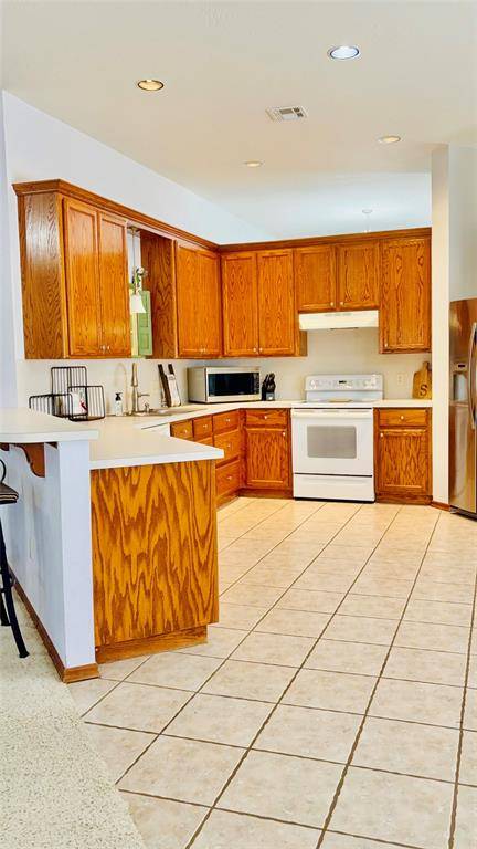 Moore, OK 73160,1105 Oak Creek DR