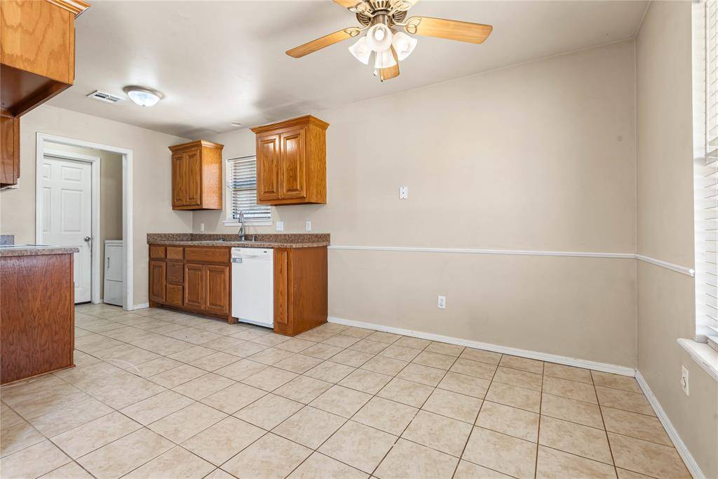 Ninnekah, OK 73067,10 Peach ST