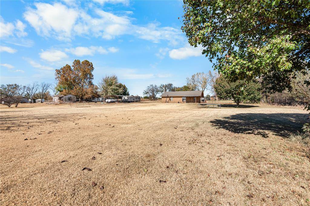 Ninnekah, OK 73067,10 Peach ST