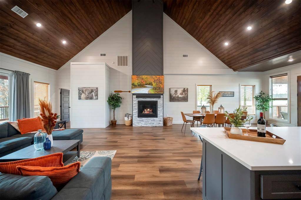 Broken Bow, OK 74728,238 Rutty Pine RDG