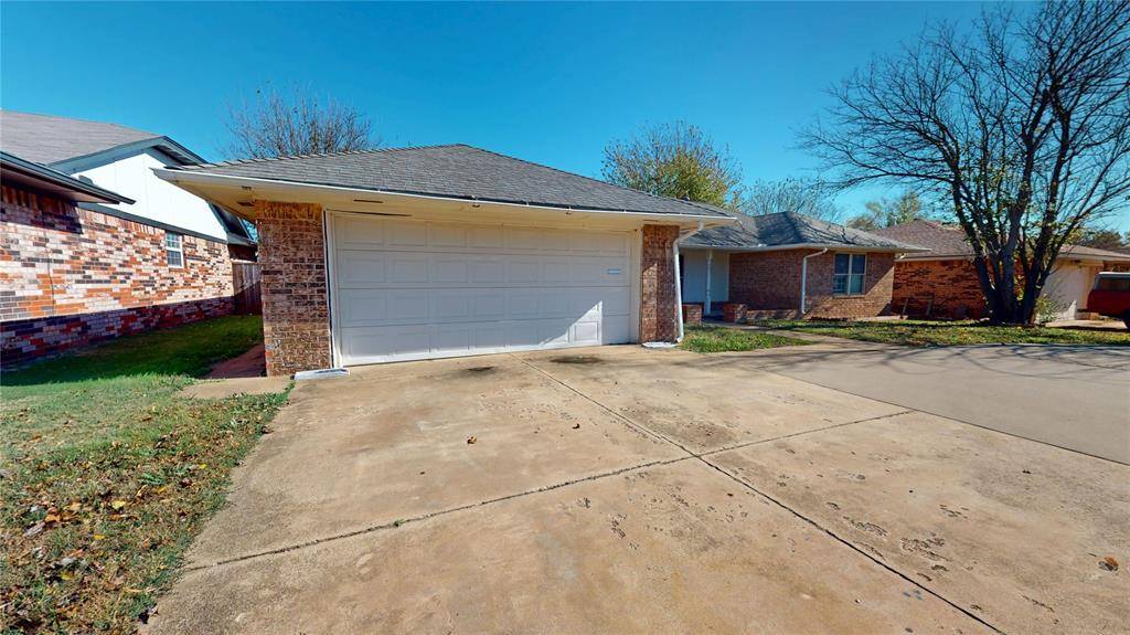 Moore, OK 73160,2300 Cowan PL