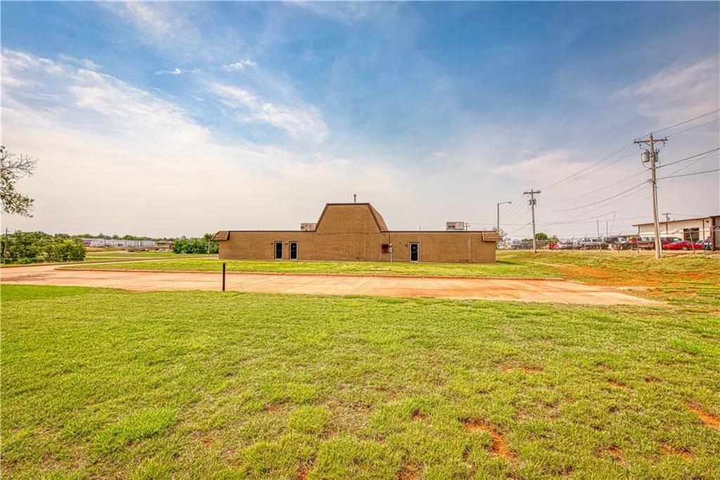 Elk City, OK 73644,1021 E 66 HWY