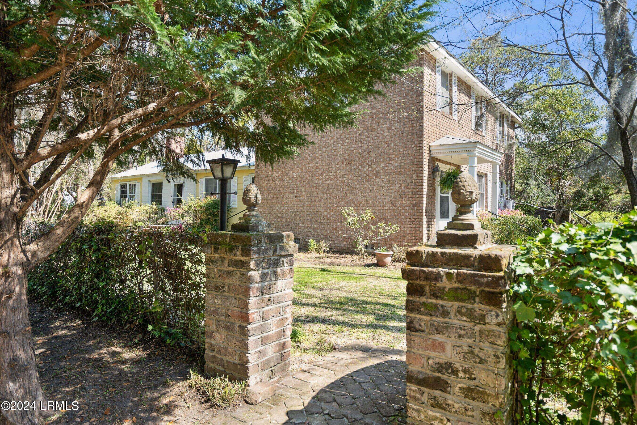 Beaufort, SC 29902,809 Hamilton ST Street