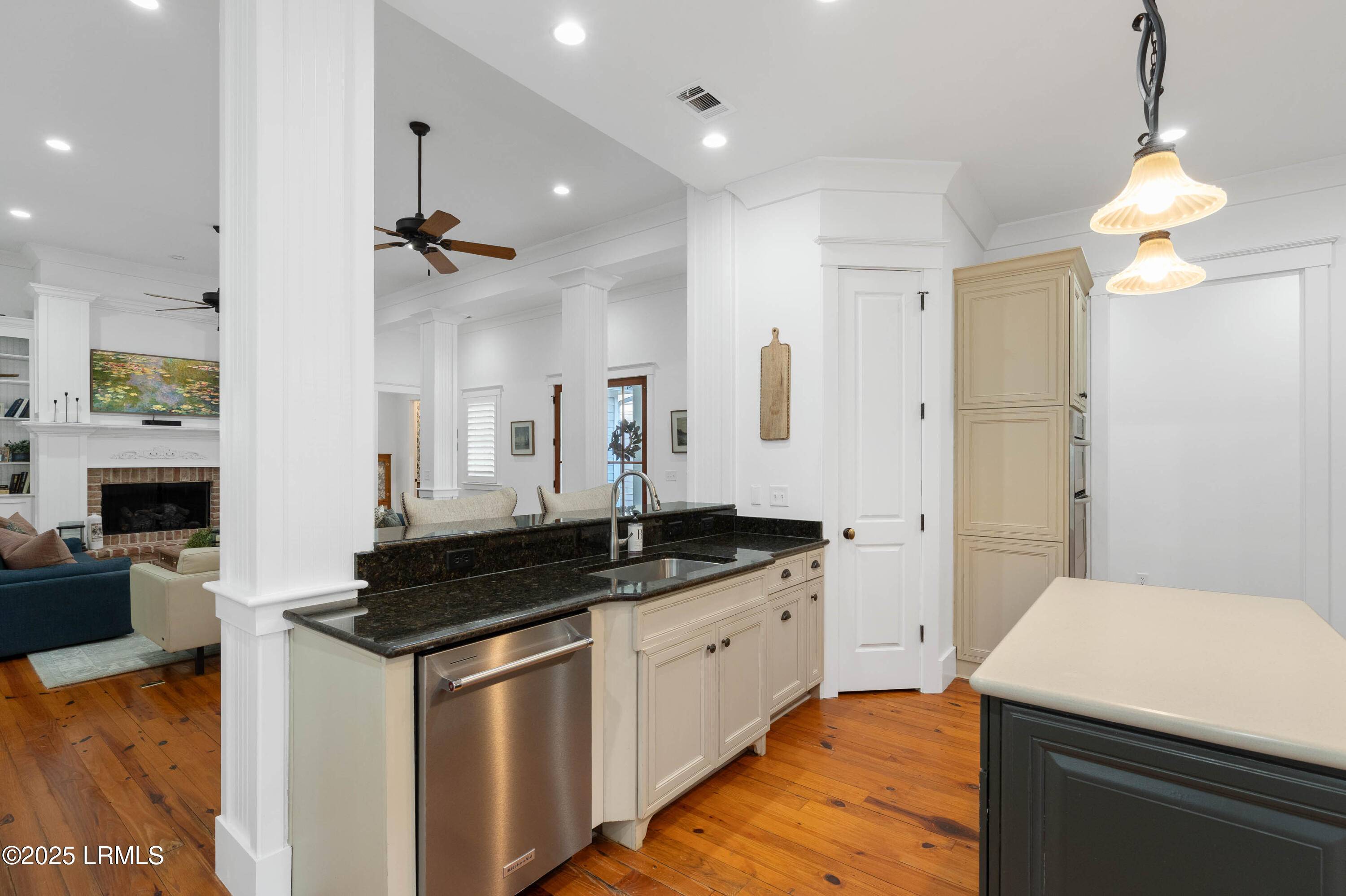 Bluffton, SC 29909,17 Oldfield Village RD Road