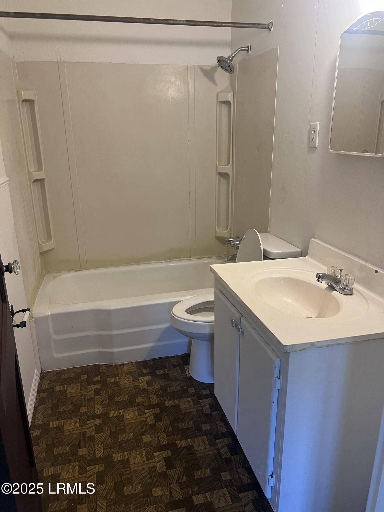 Allendale, SC 29810,582 Parkwood TER Terrace