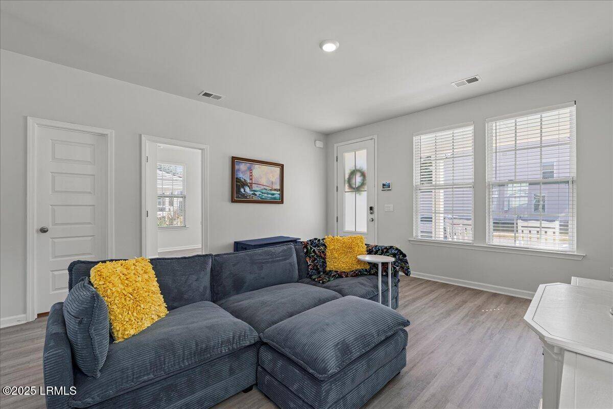 Beaufort, SC 29906,1 Rivulet ST Street