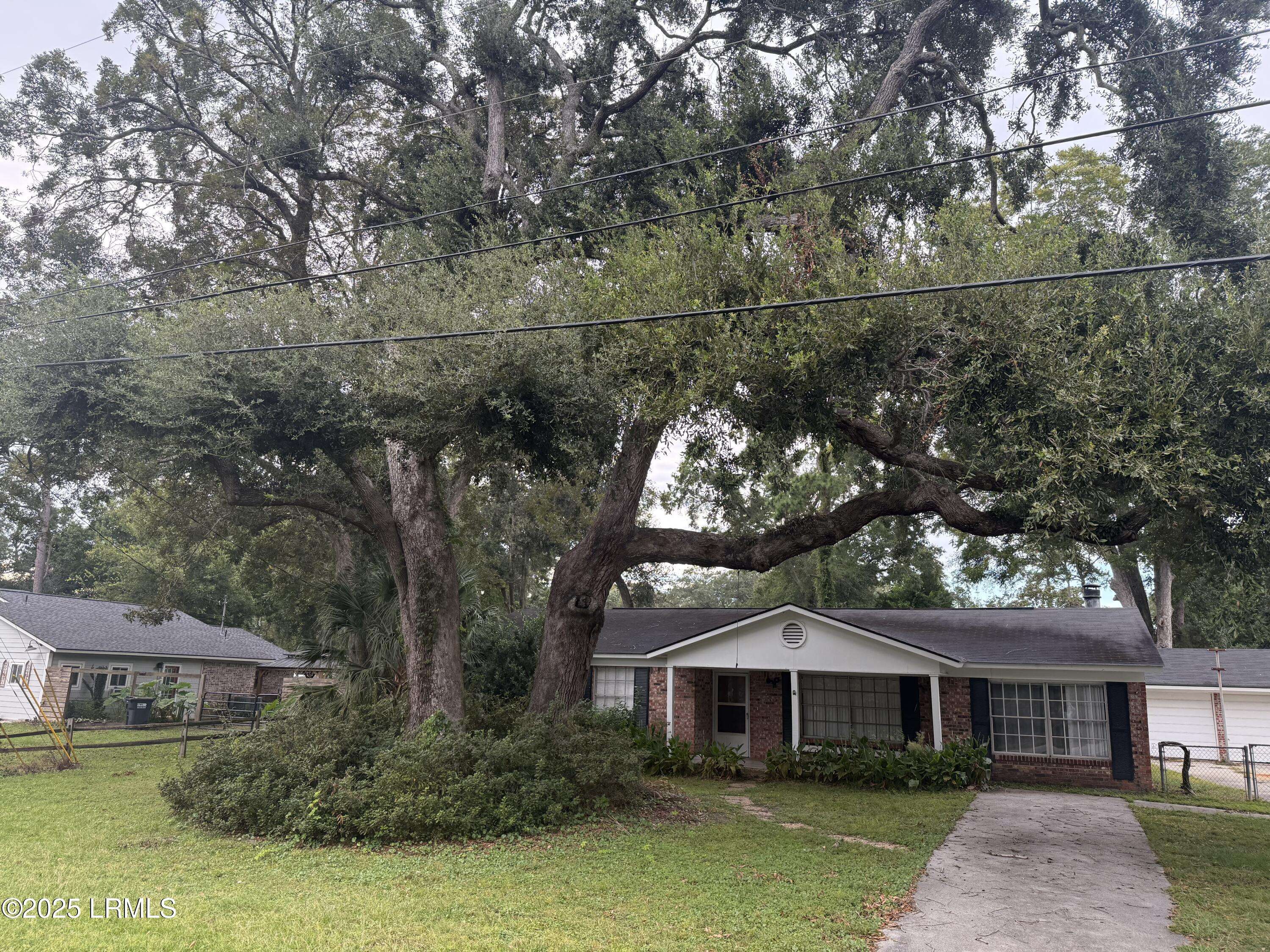 Beaufort, SC 29906,4027 Shell Point RD Road