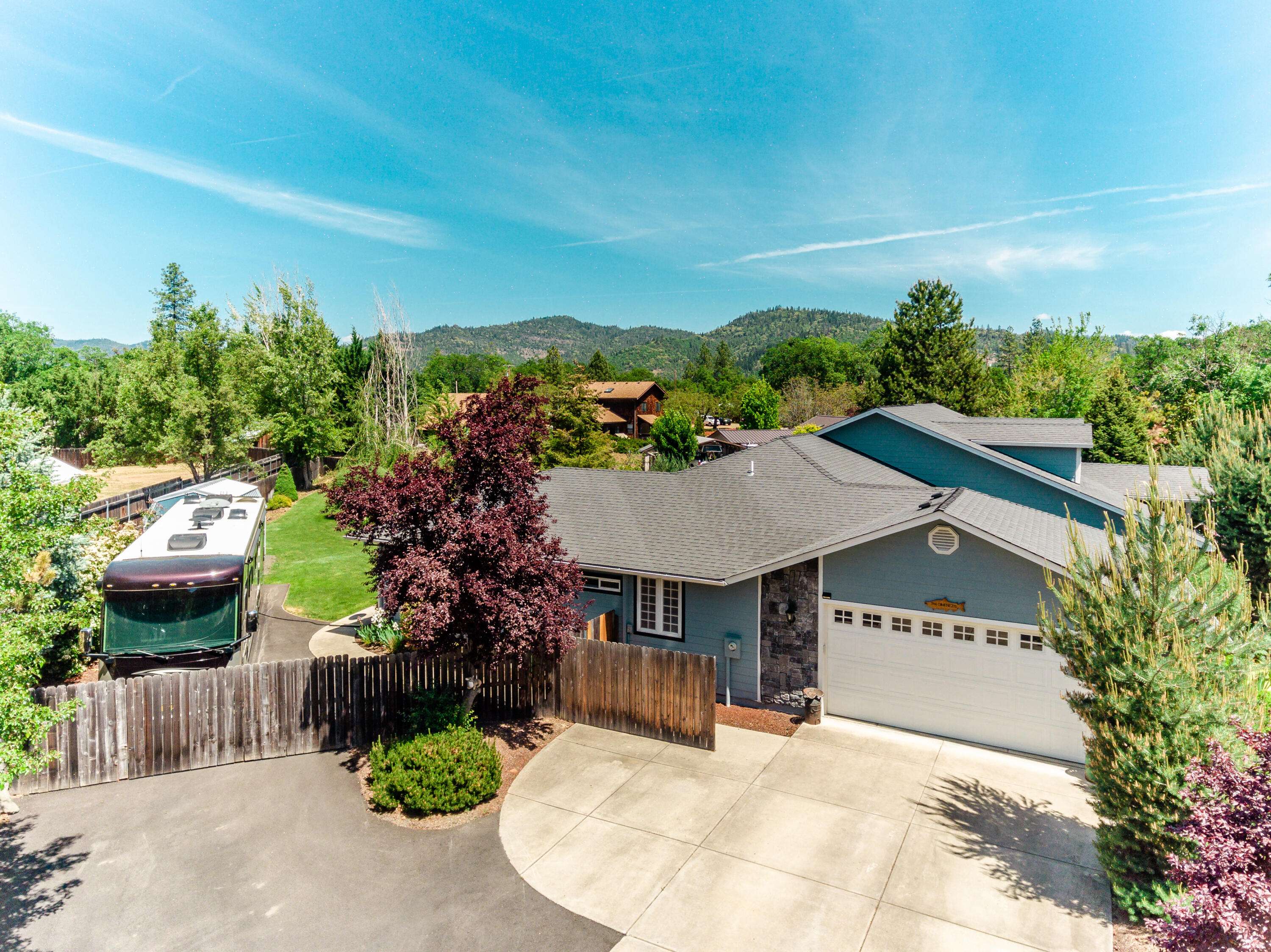 Shady Cove, OR 97539,106 Orchard LN