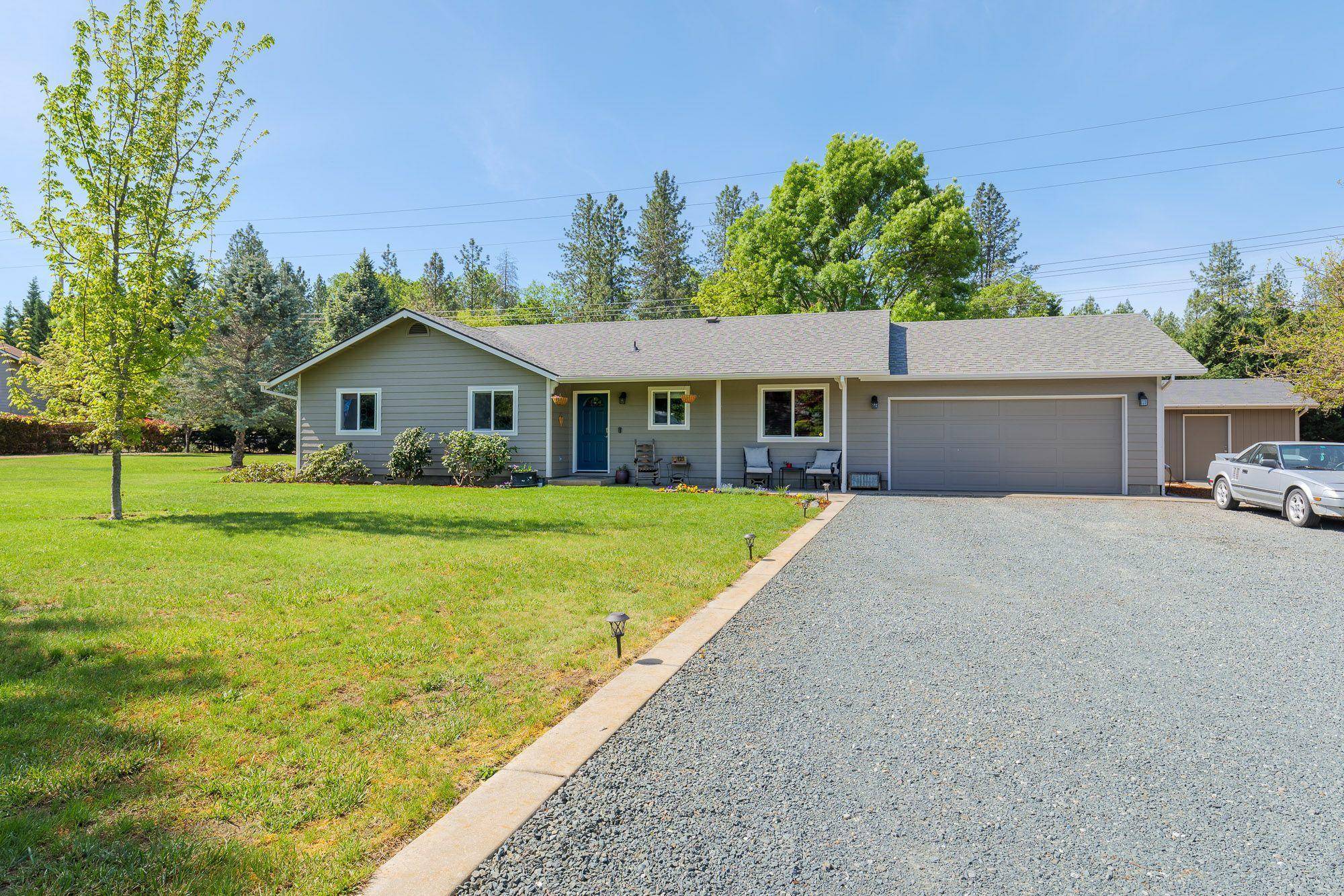 Grants Pass, OR 97526,121 Allman WAY