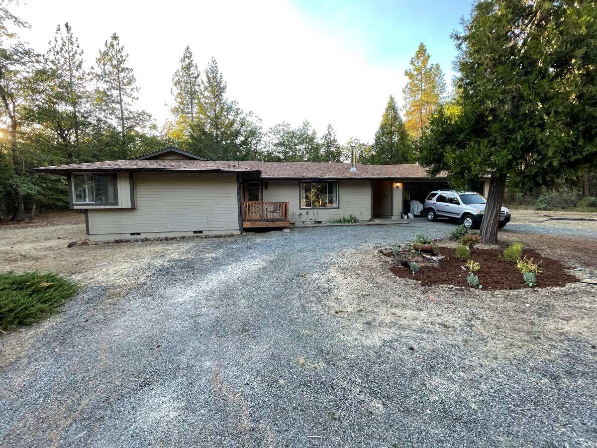 Grants Pass, OR 97526,1030 Red Mountain DR