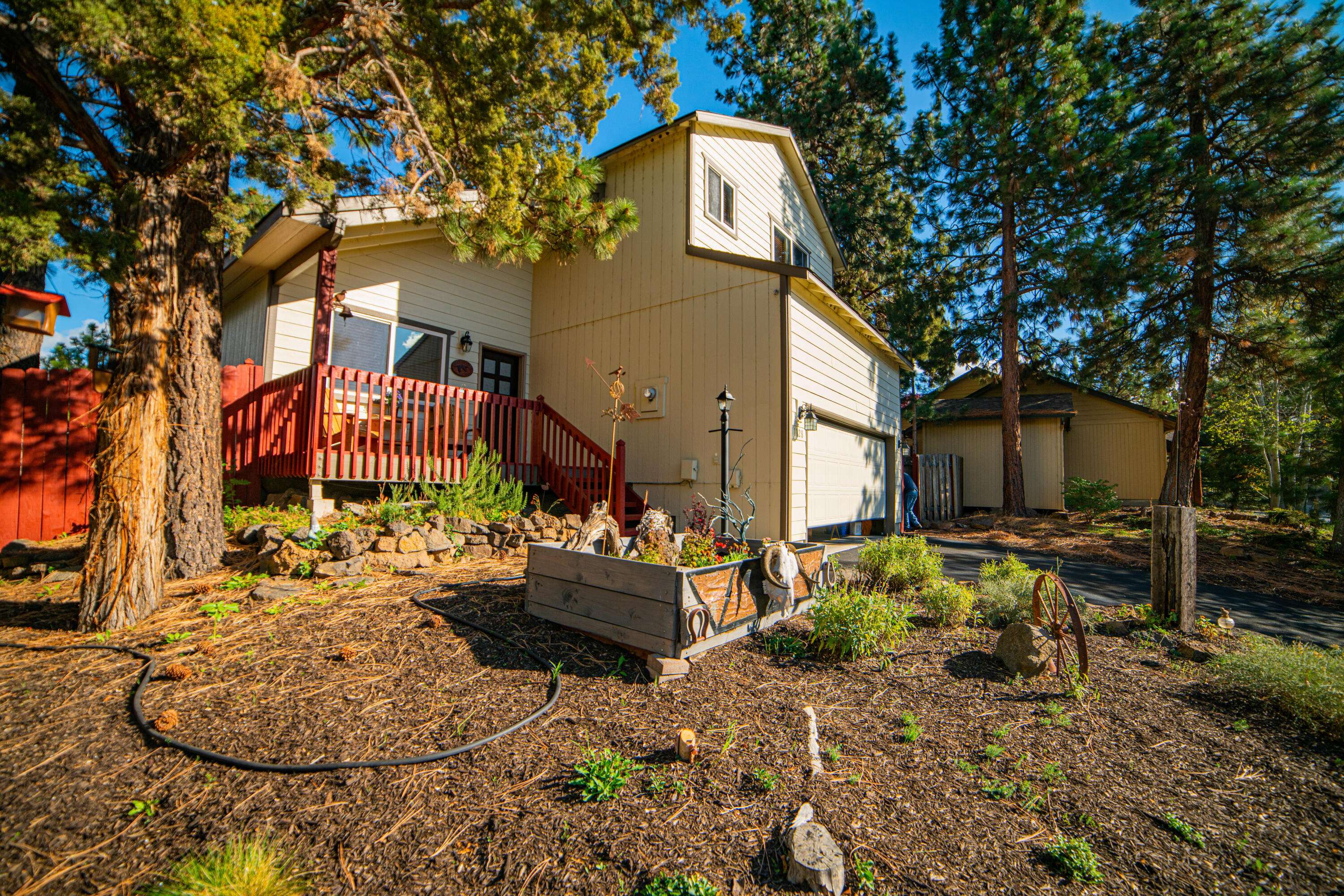 Bend, OR 97702,1128 Long Creek LN