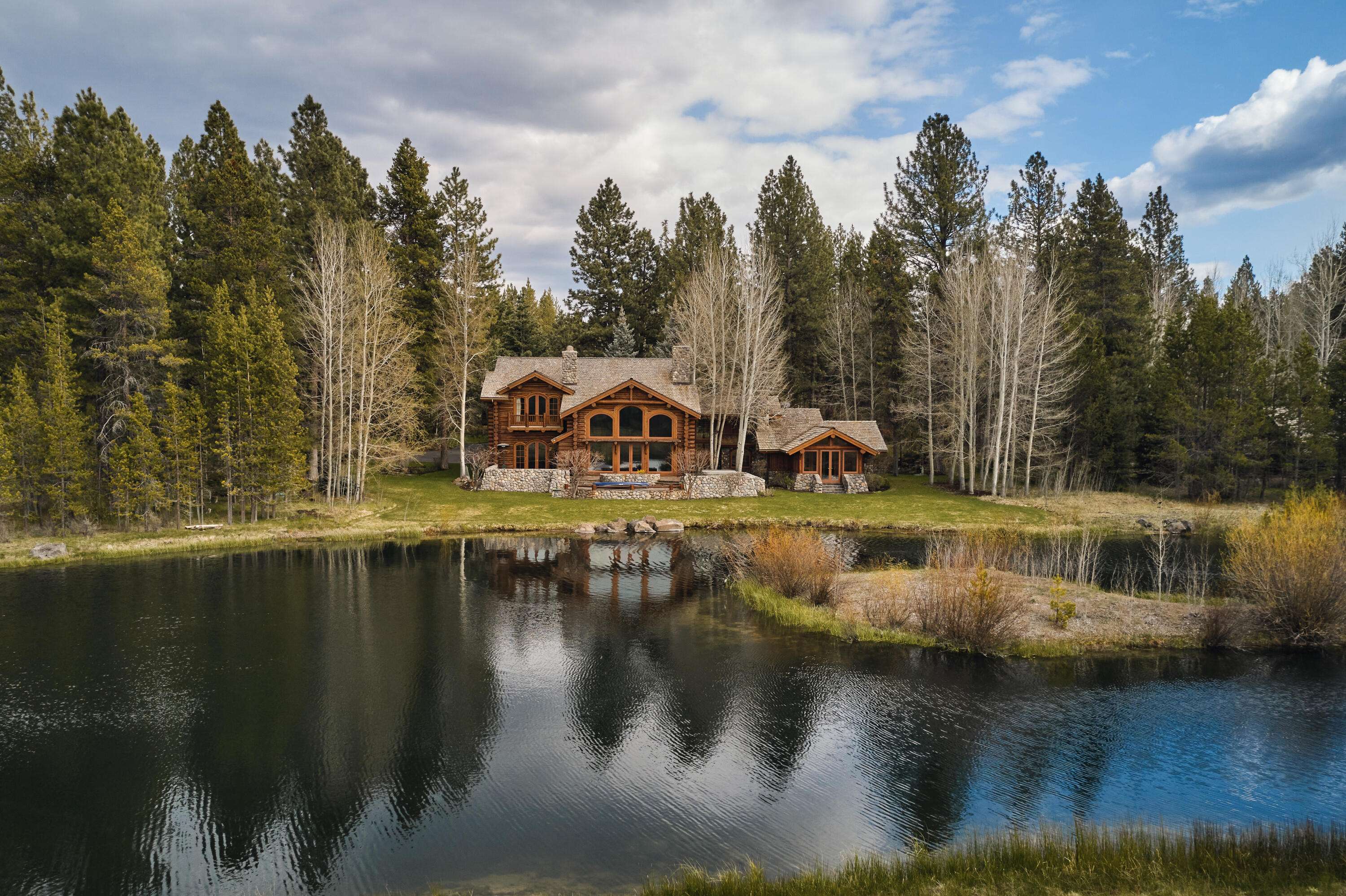 Bend, OR 97707,56087 School House RD