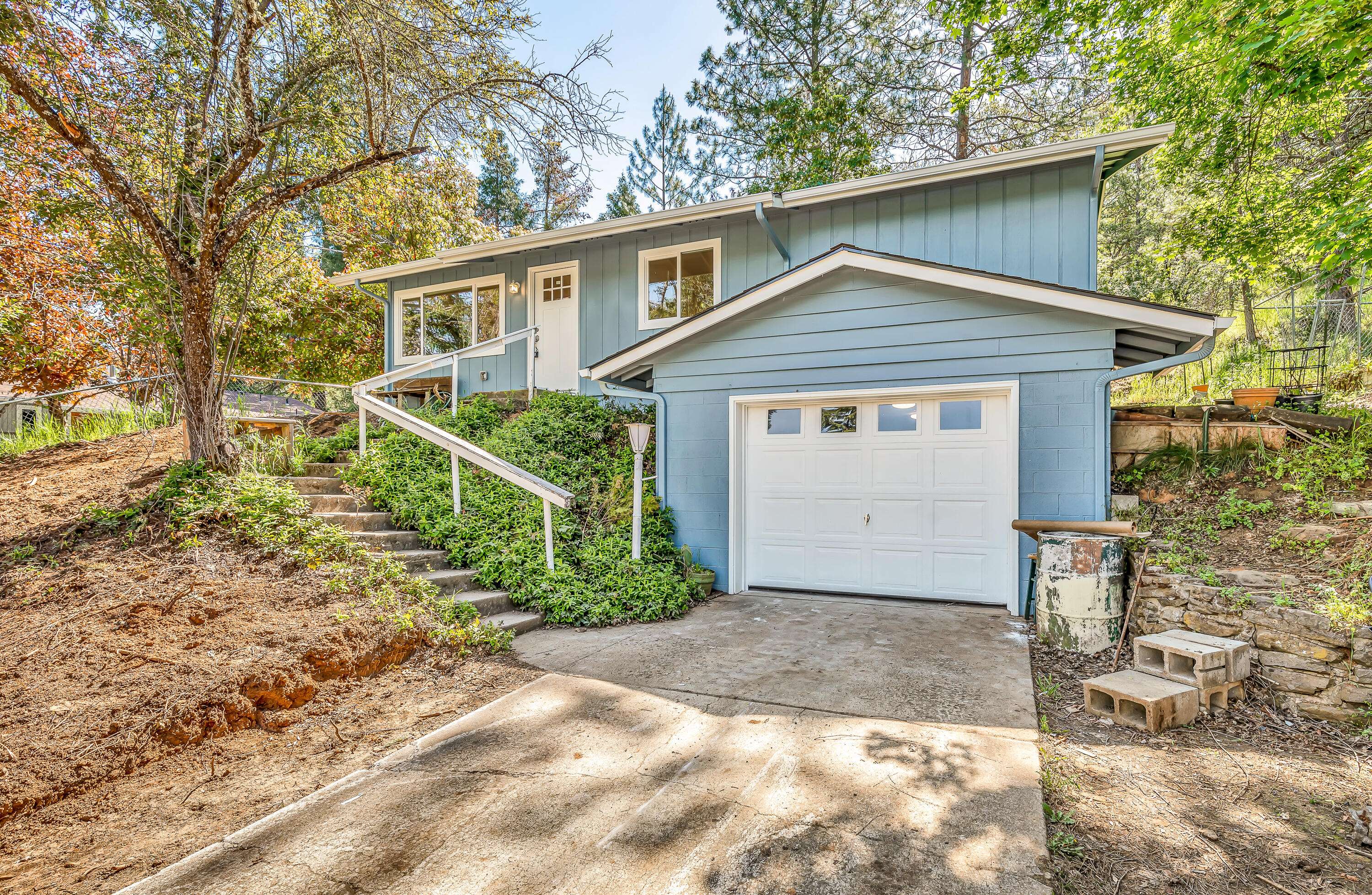 Jacksonville, OR 97530,445 5th ST
