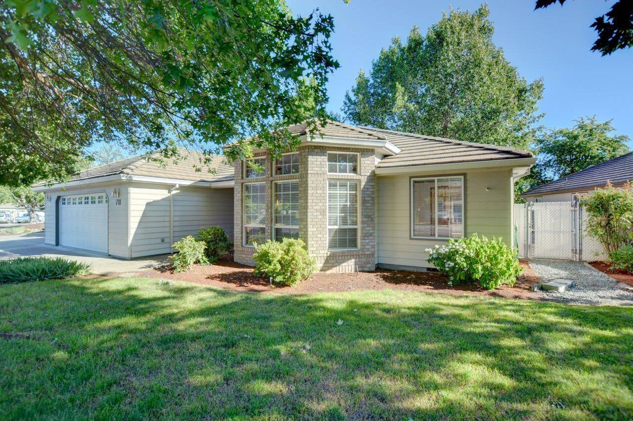 Central Point, OR 97502,711 Annalee DR