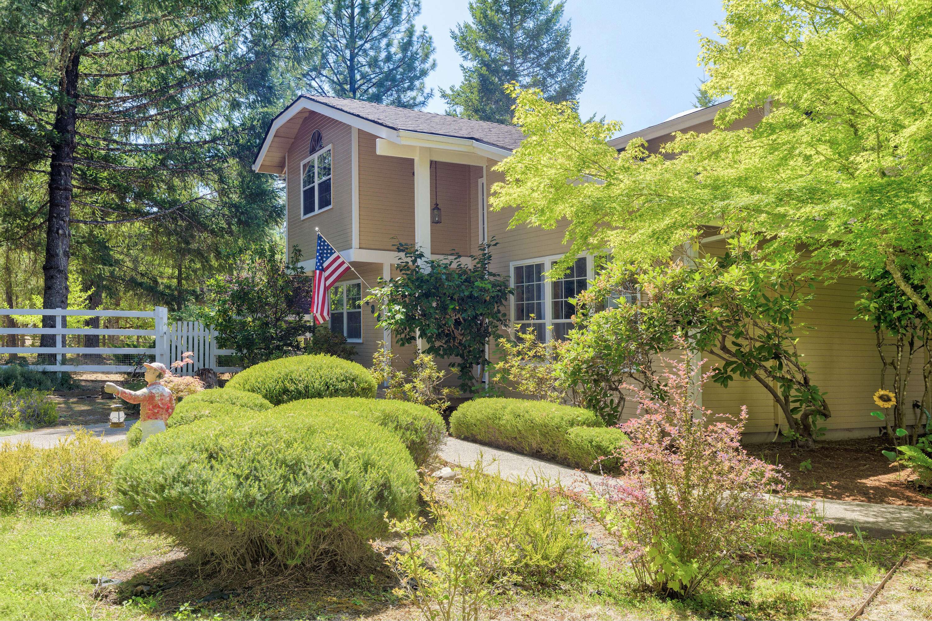 Merlin, OR 97532,498 Becklin DR