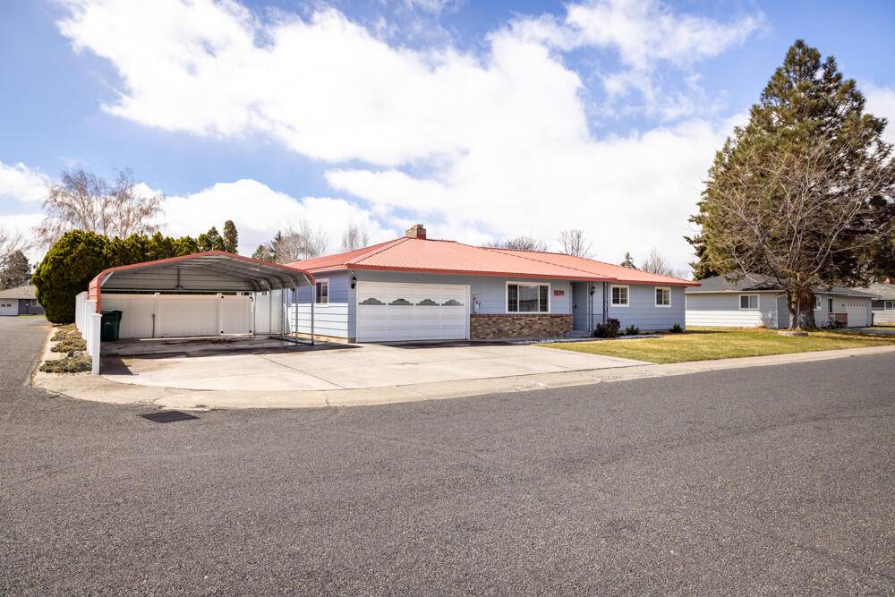 Klamath Falls, OR 97603,3822 Mazama DR