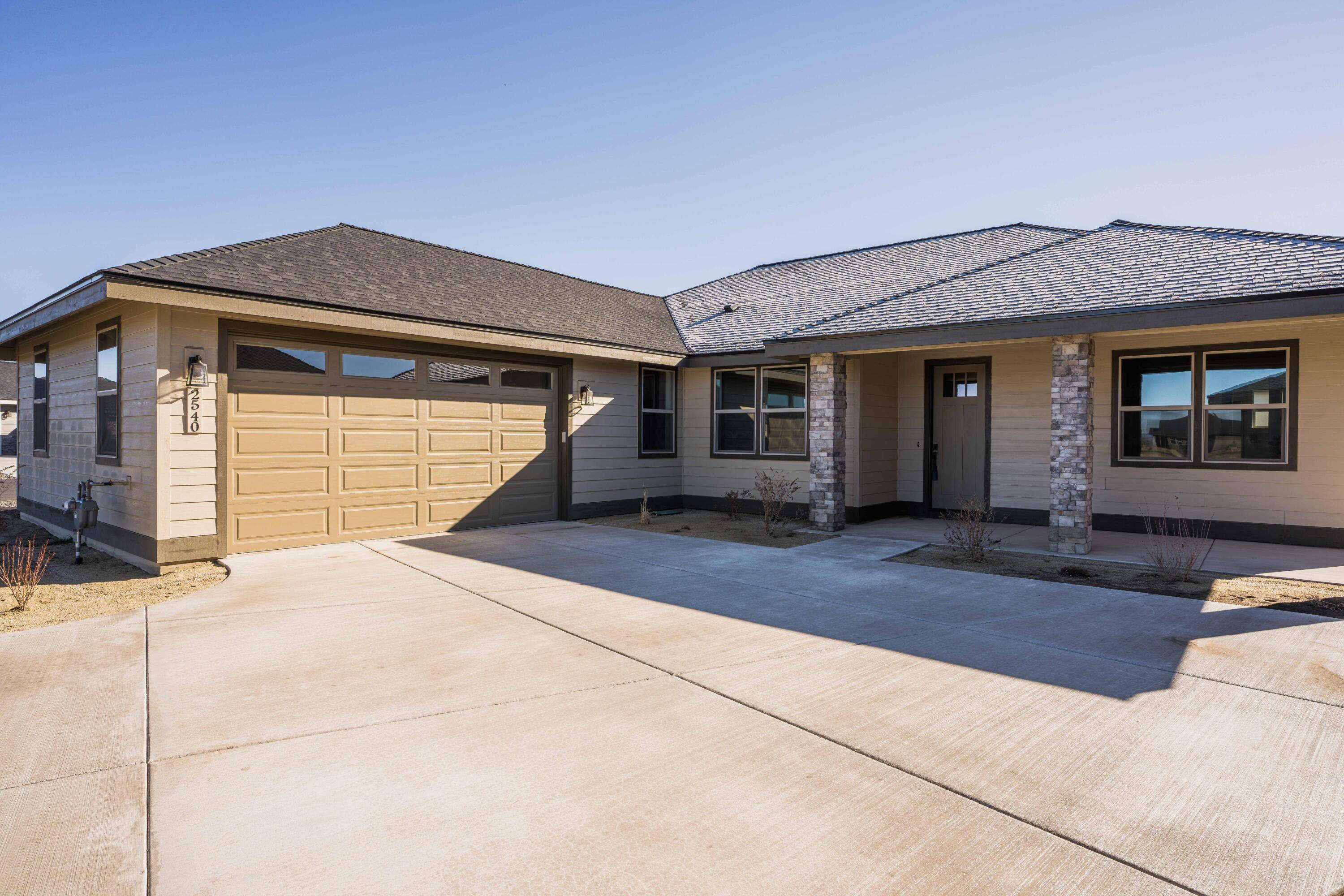 Redmond, OR 97756,2540 Redwood CIR