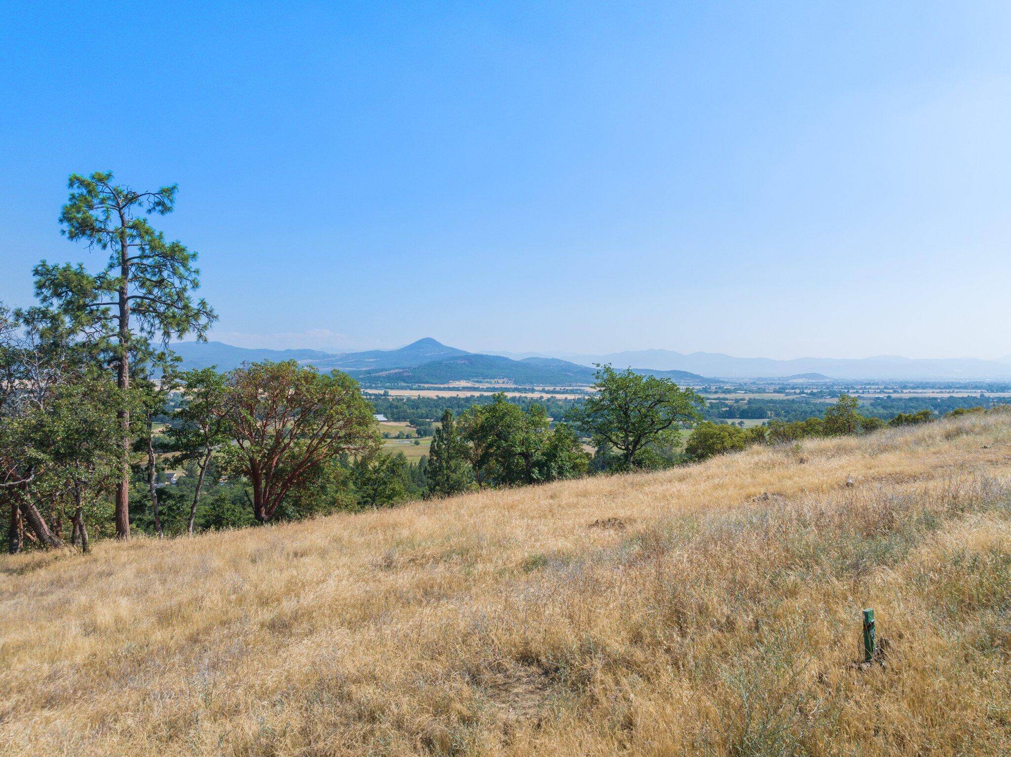 Eagle Point, OR 97524,1213 Overlook DR