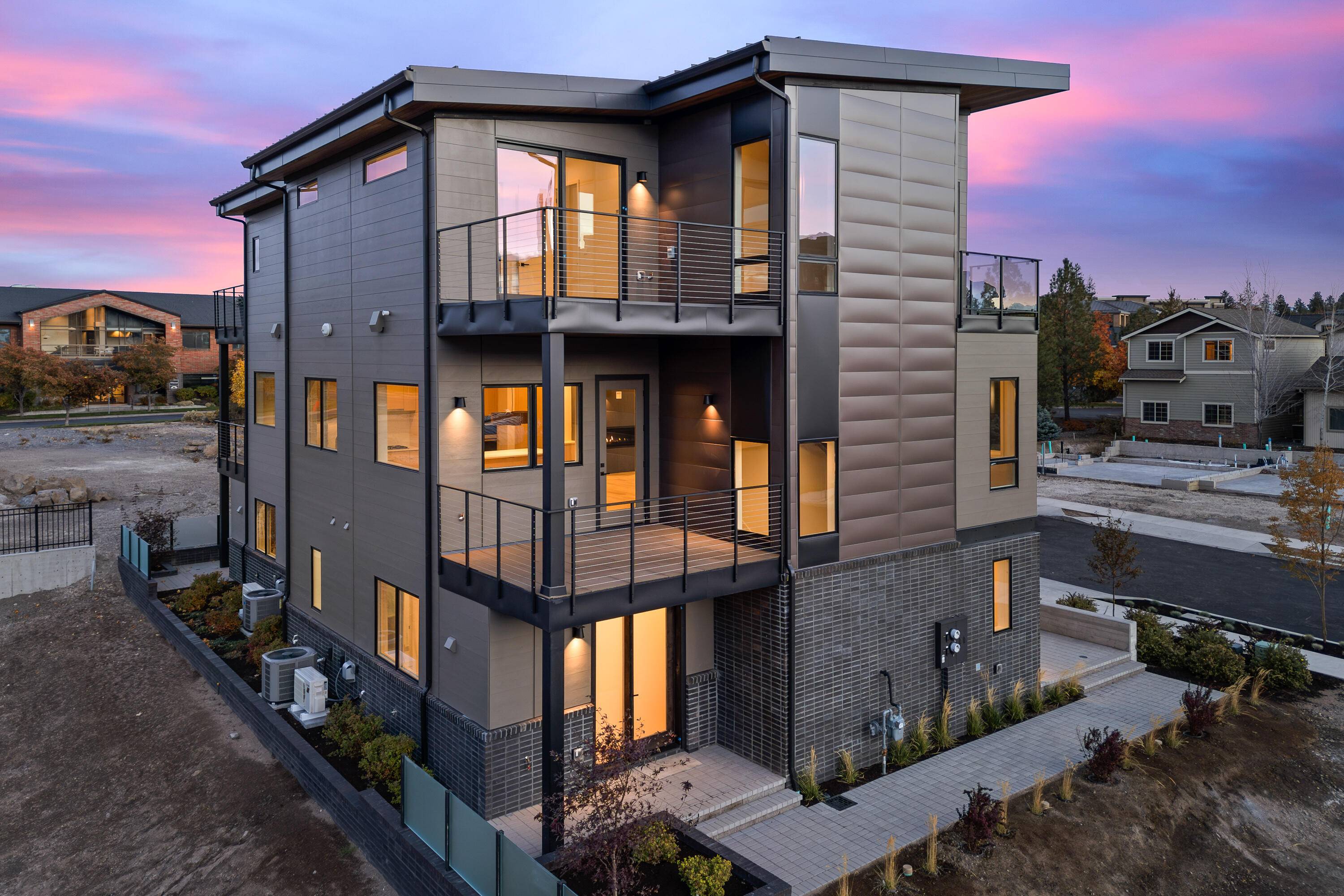 Bend, OR 97702,211 Log CT