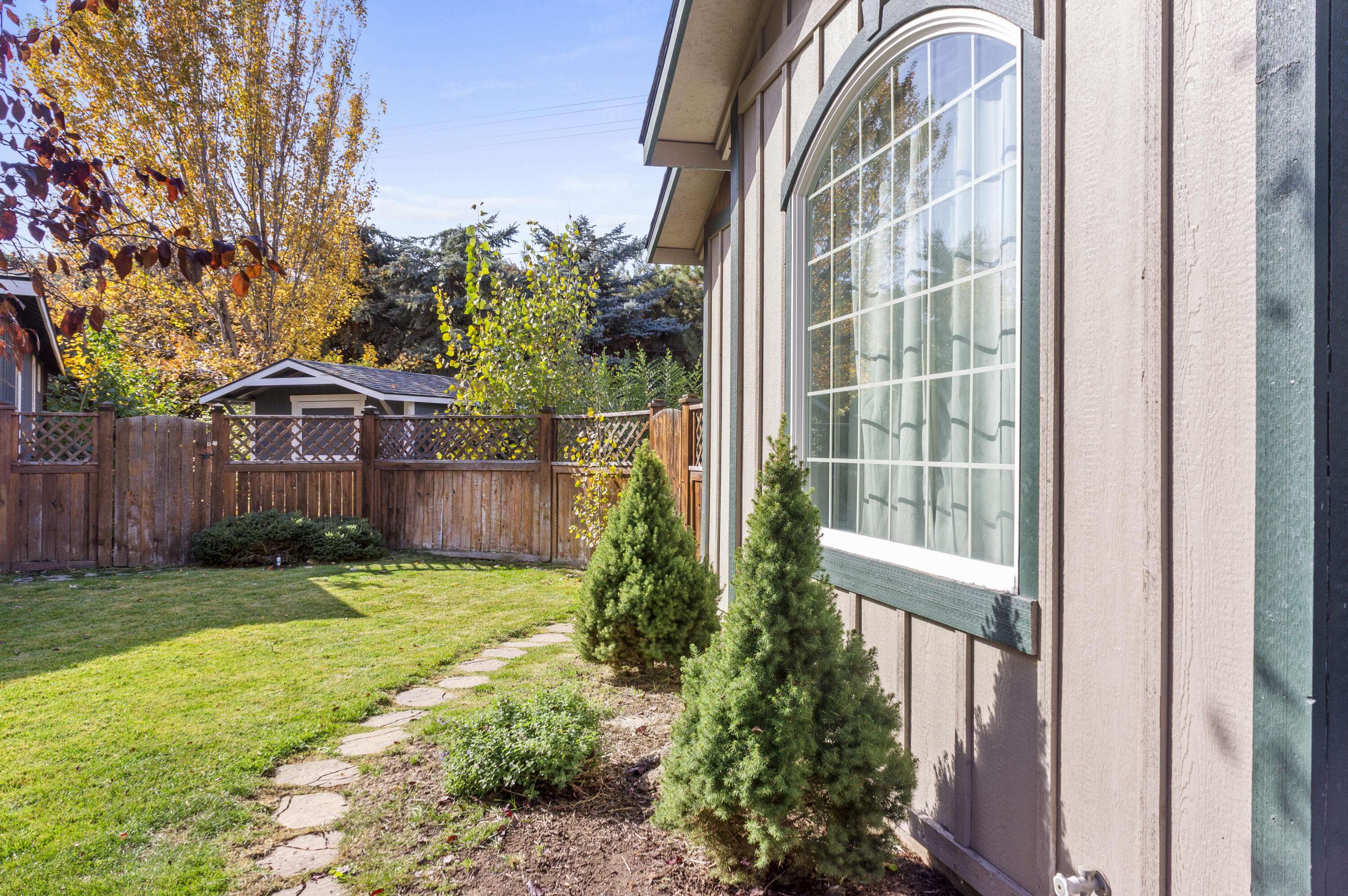 Redmond, OR 97756,1735 22nd CT