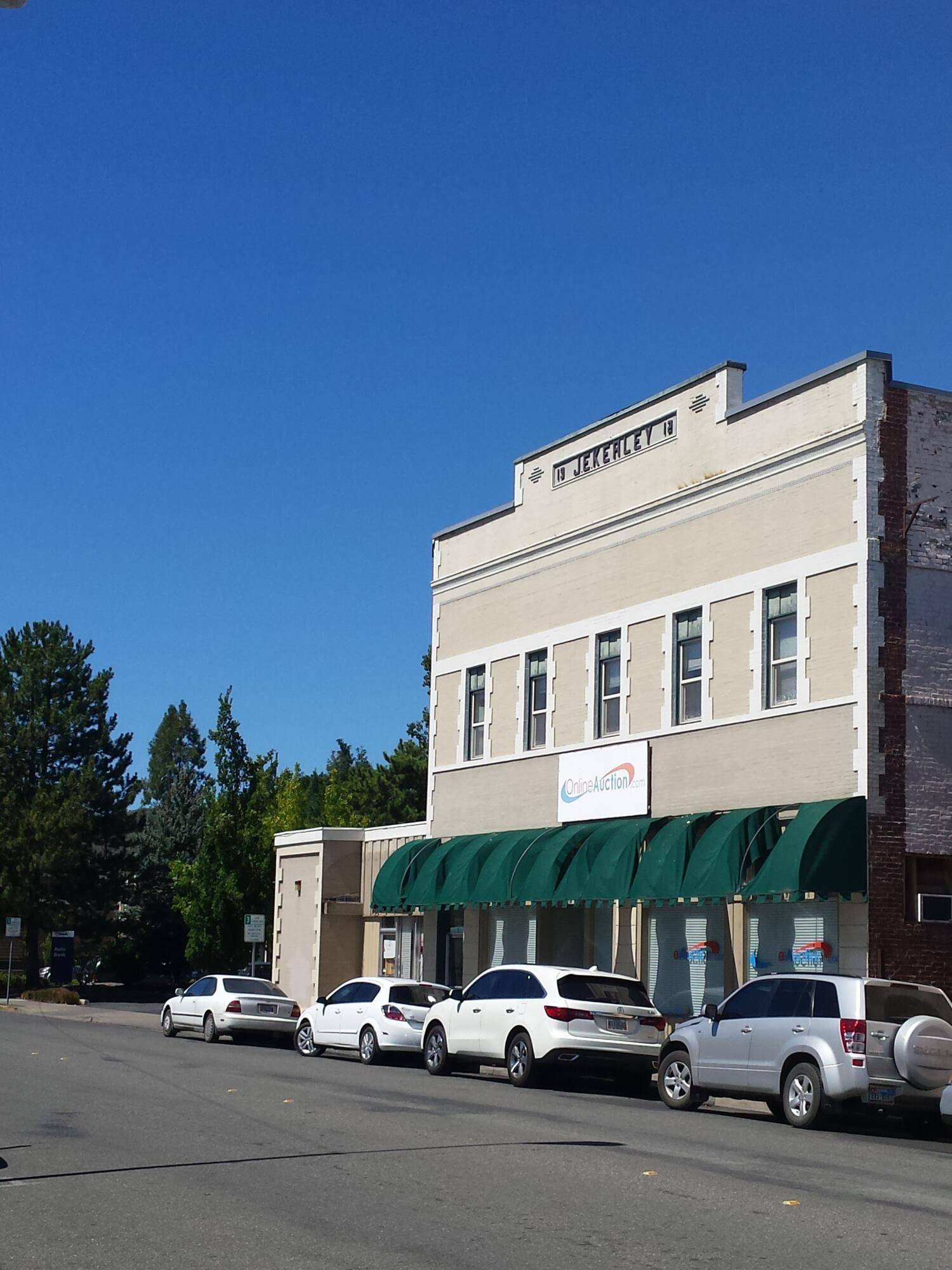 Grants Pass, OR 97526,120 J ST