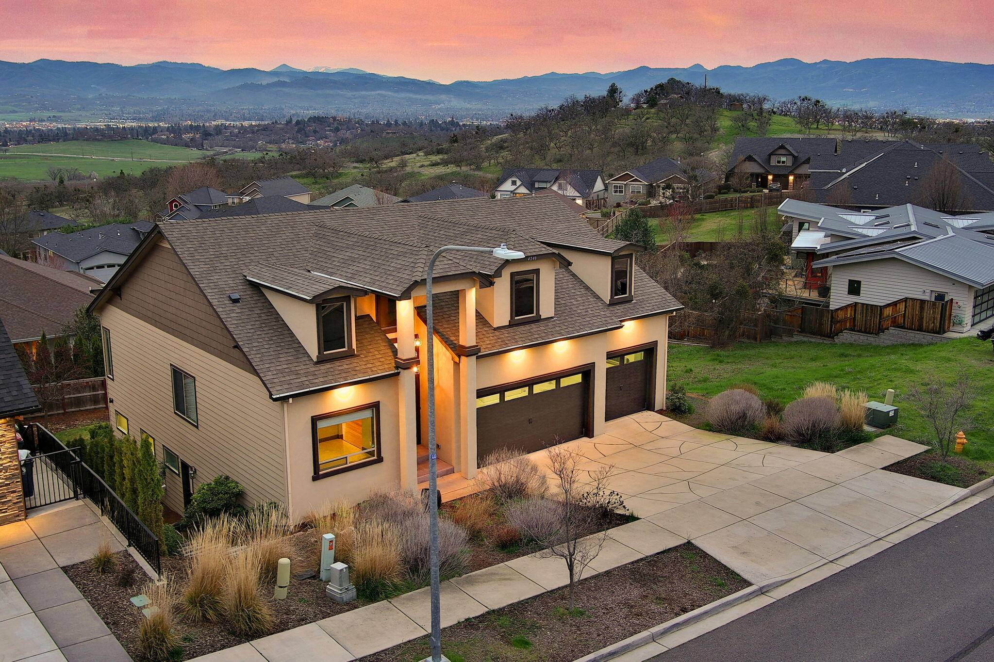 Medford, OR 97504,4240 Falcon Ridge TER