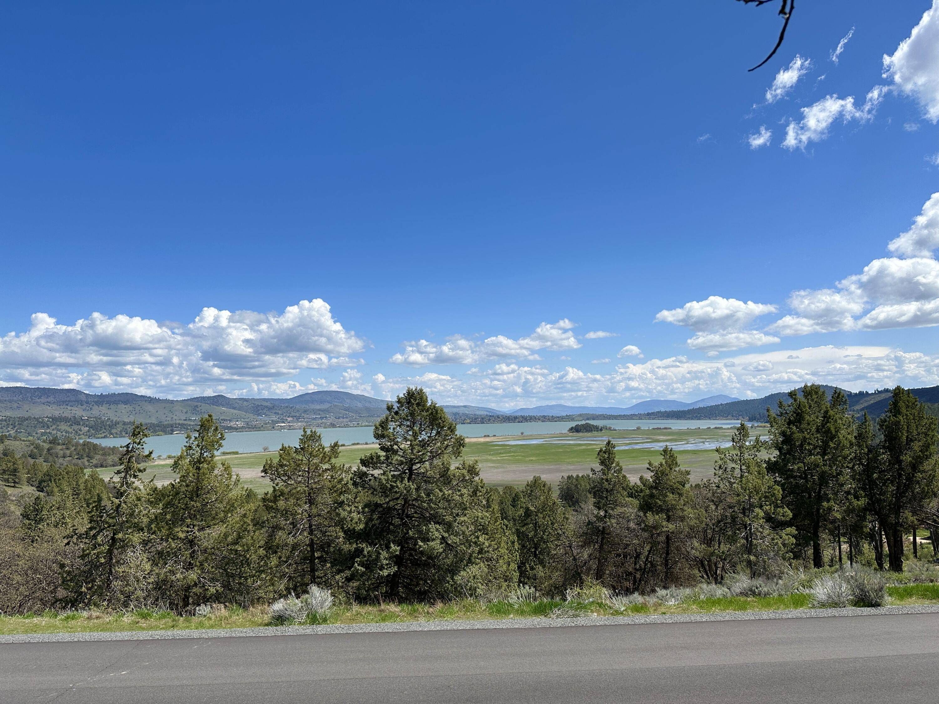 Klamath Falls, OR 97601,Murrelet DR #1186