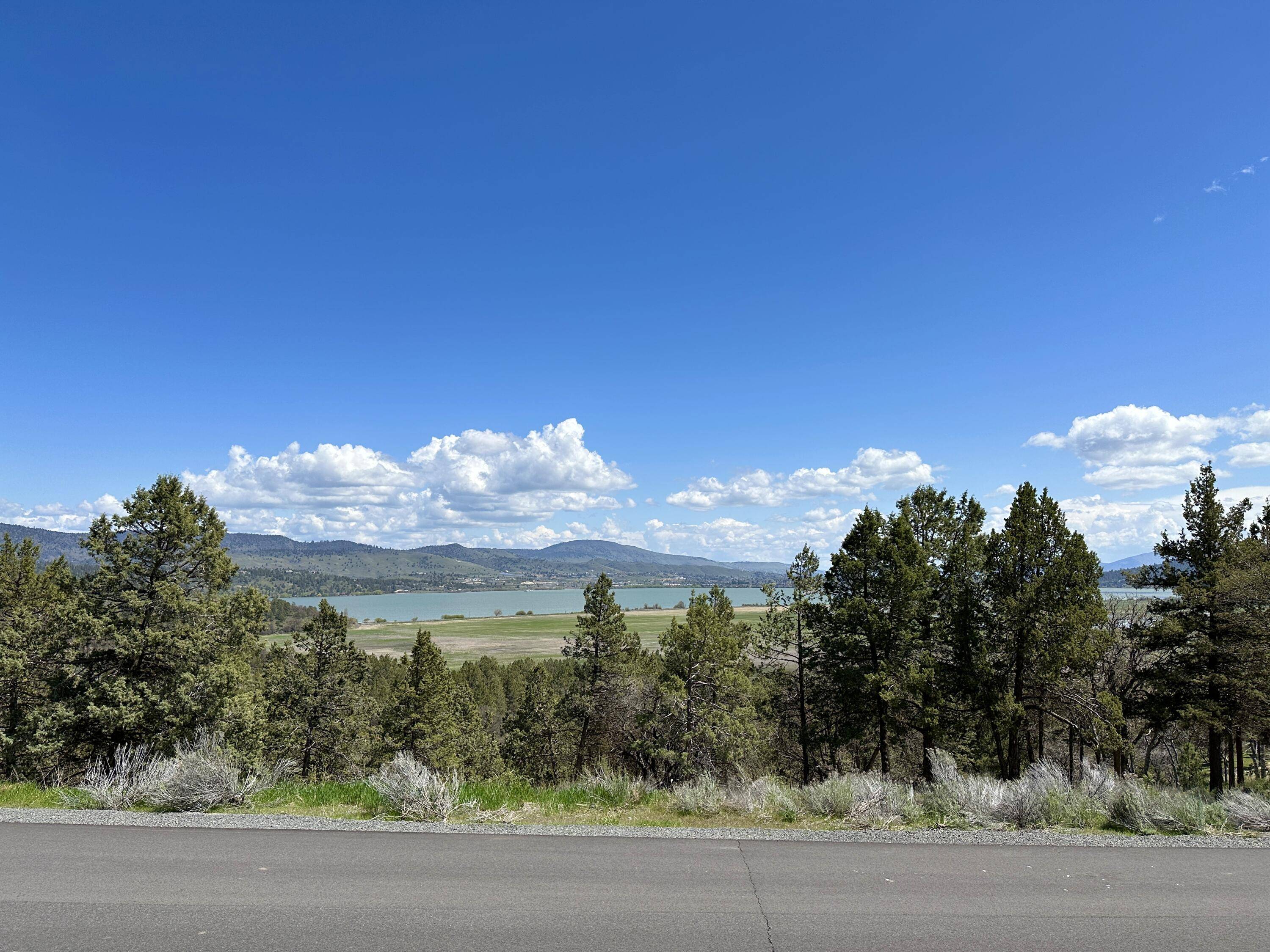 Klamath Falls, OR 97601,Murrelet DR #1186