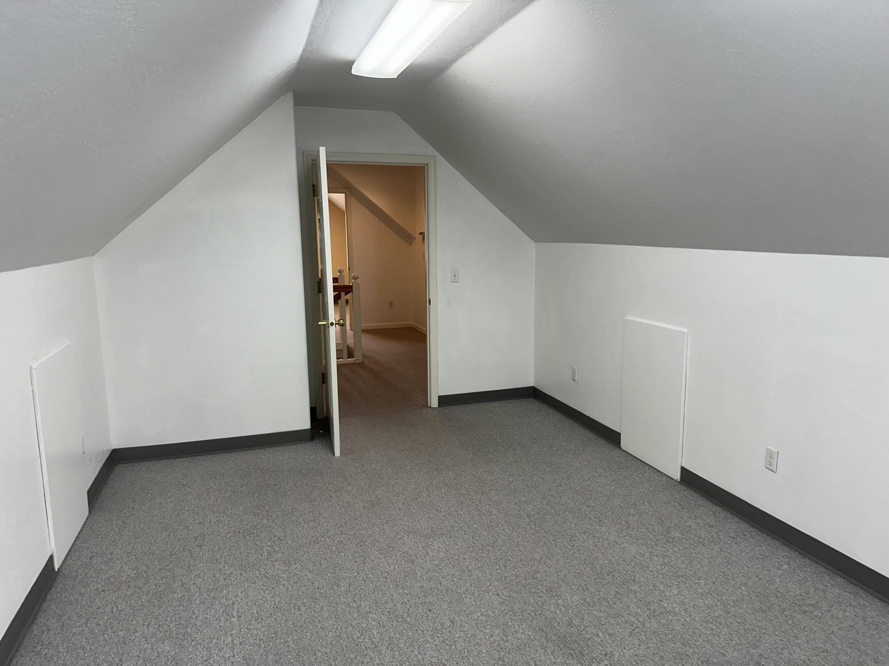Medford, OR 97504,329 Crater Lake AVE