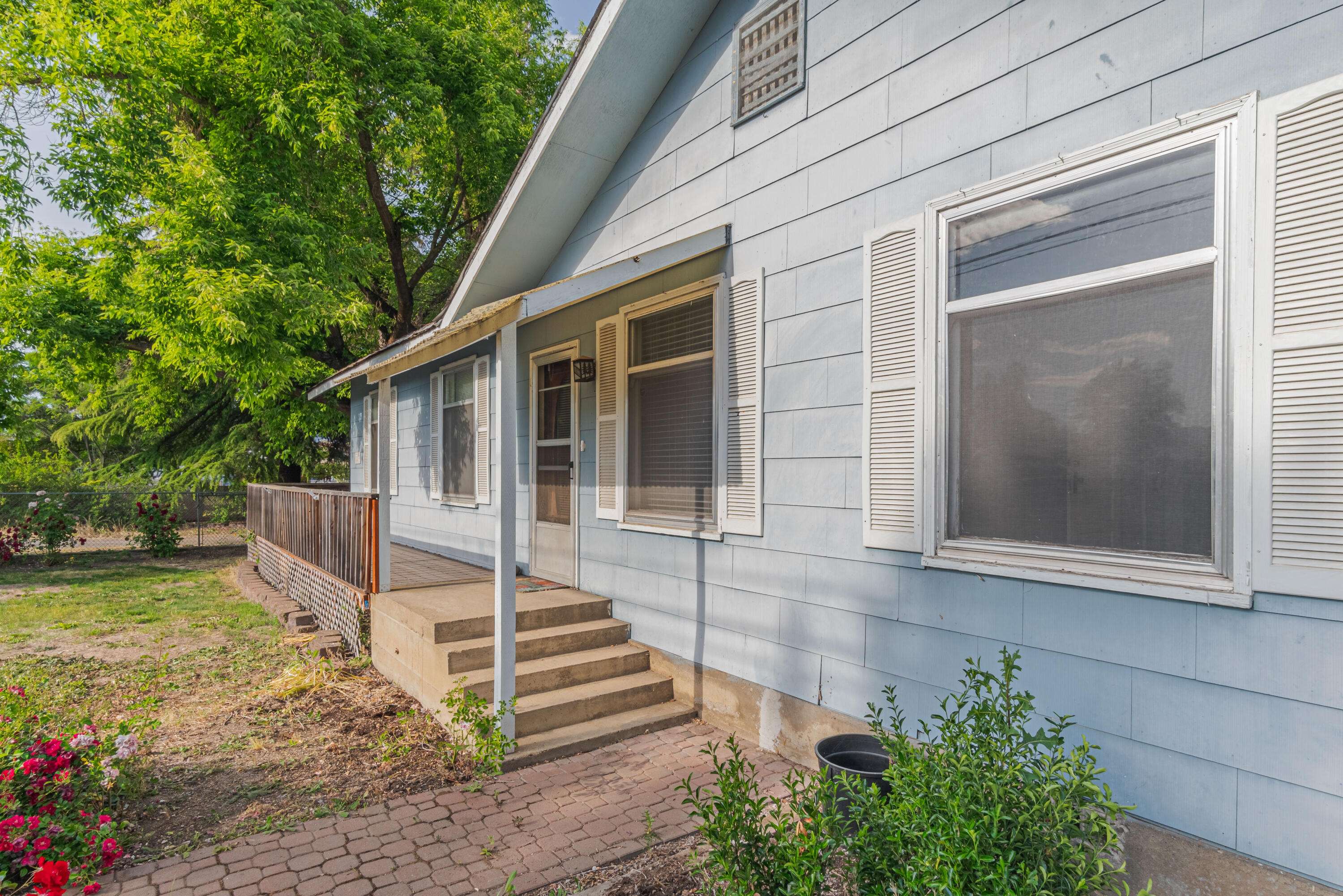 Medford, OR 97501,1833 Peach ST