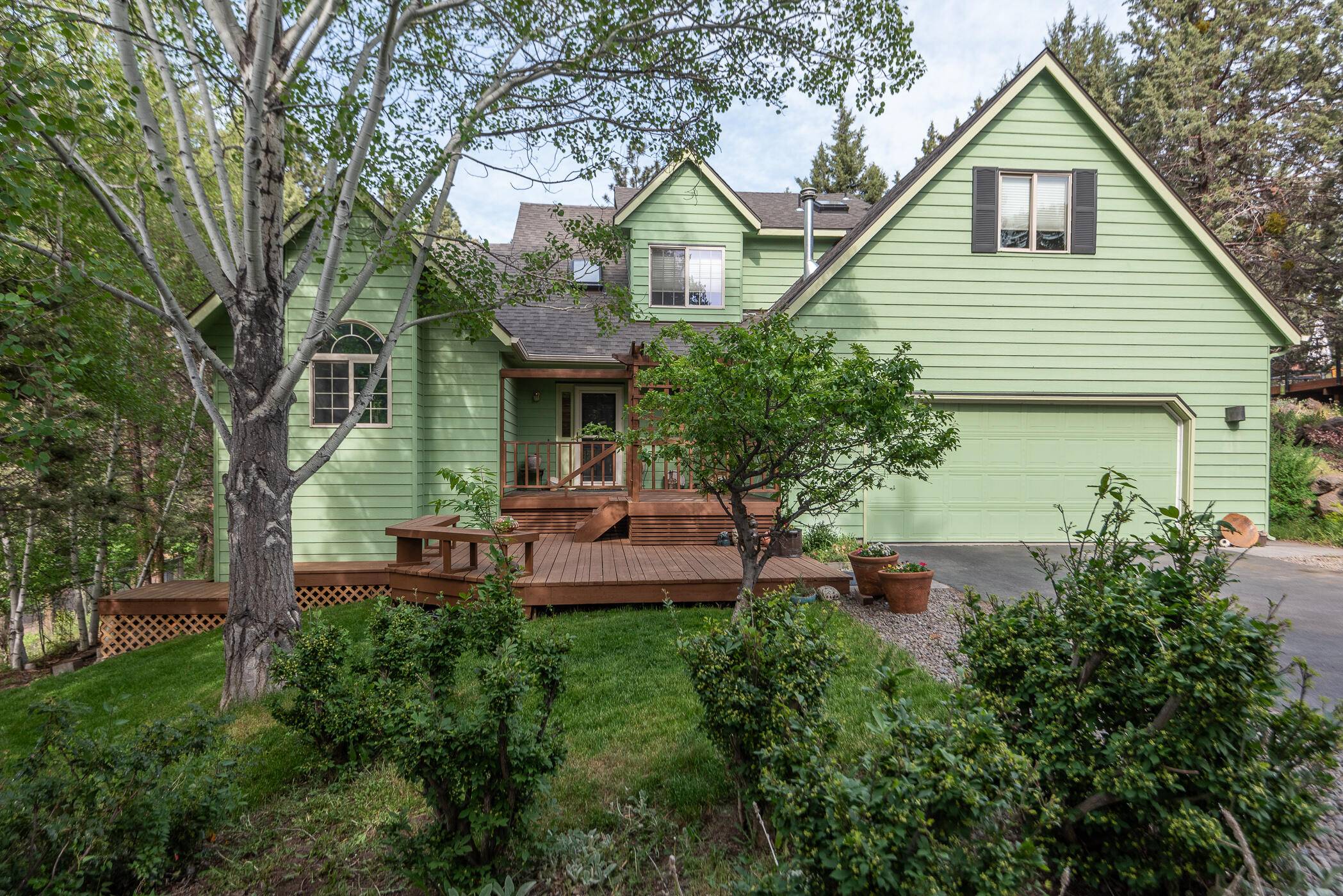 Bend, OR 97701,1525 Saddle Rock CT