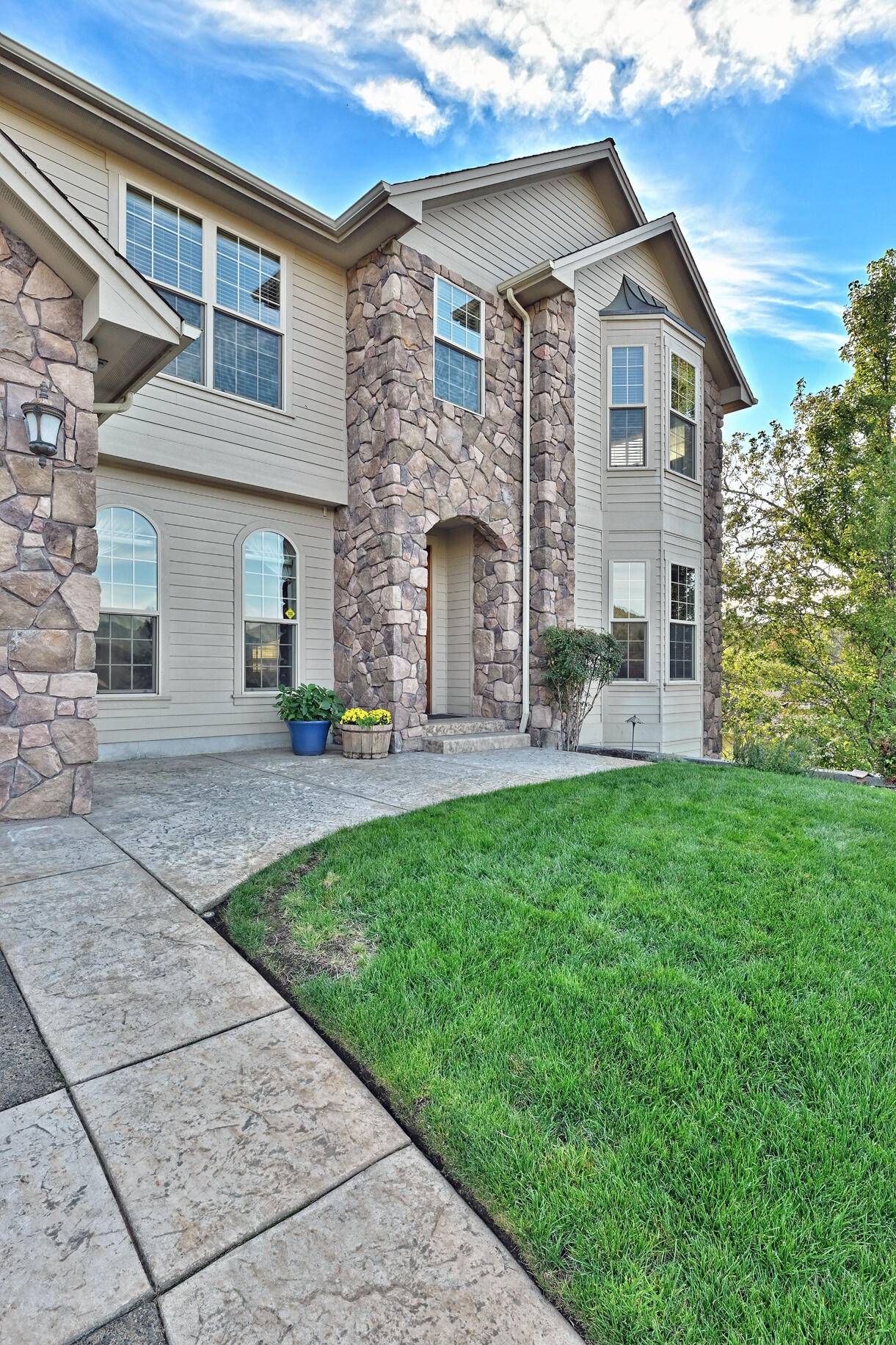 Grants Pass, OR 97527,2250 Elderberry LN