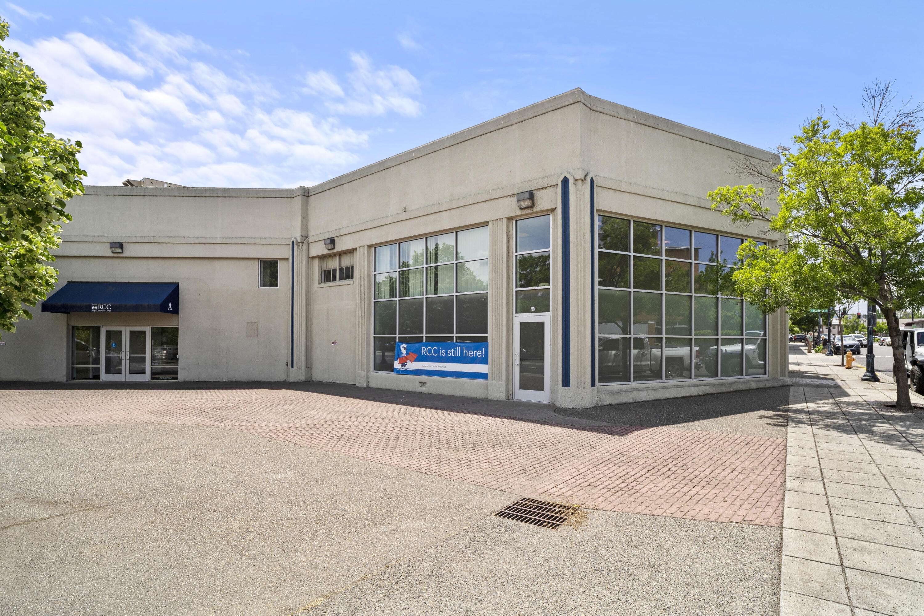 Medford, OR 97501,202 Riverside AVE