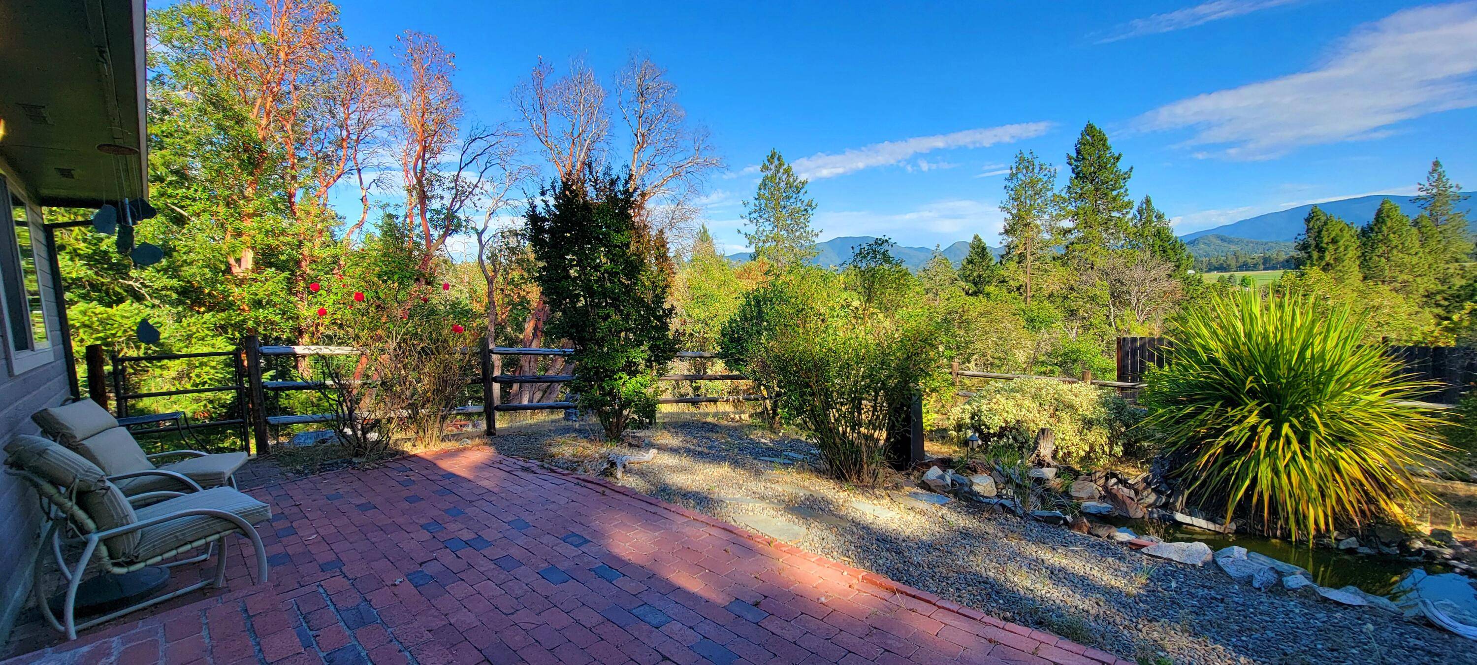 Grants Pass, OR 97526,185 Honeycutt DR