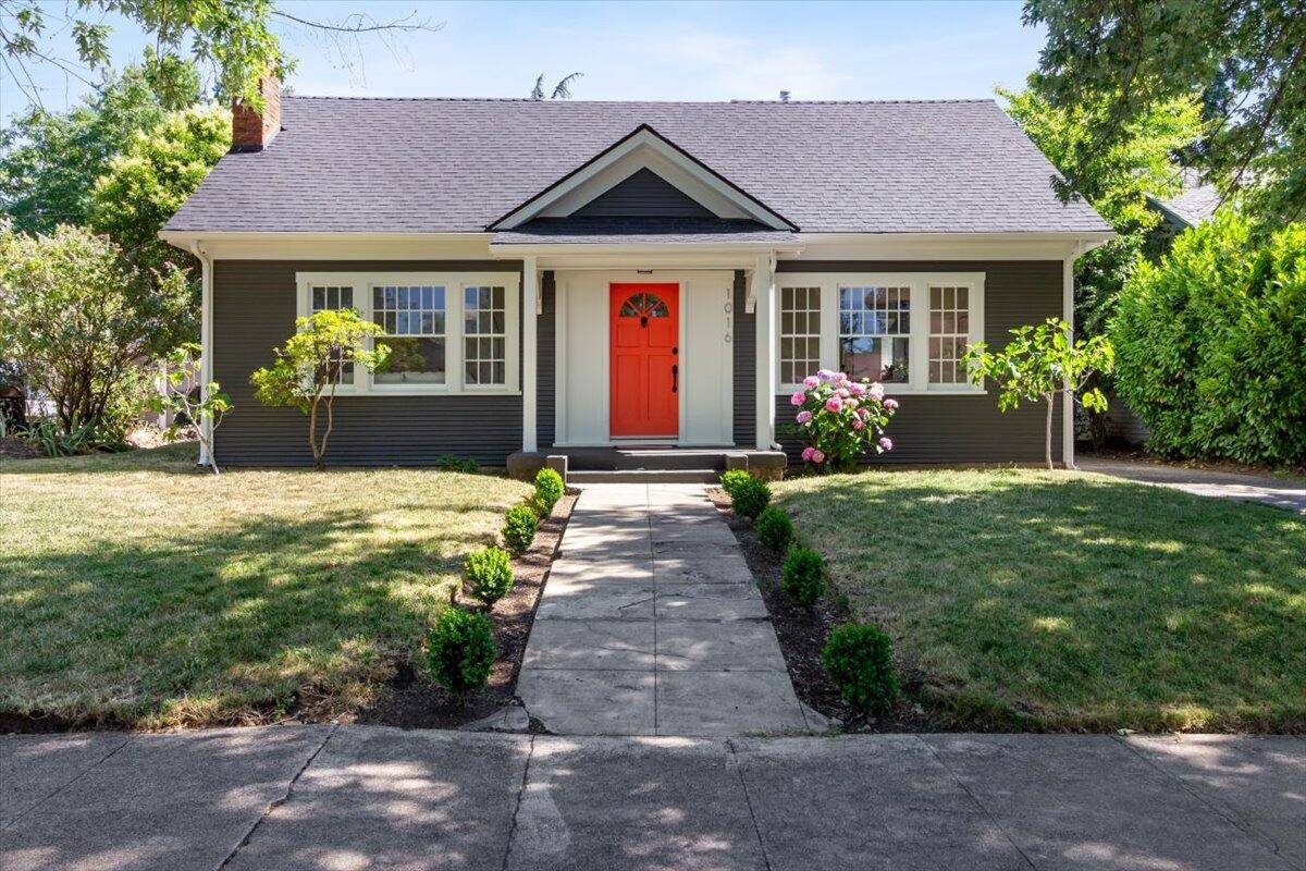 Medford, OR 97504,1016 Queen Anne AVE
