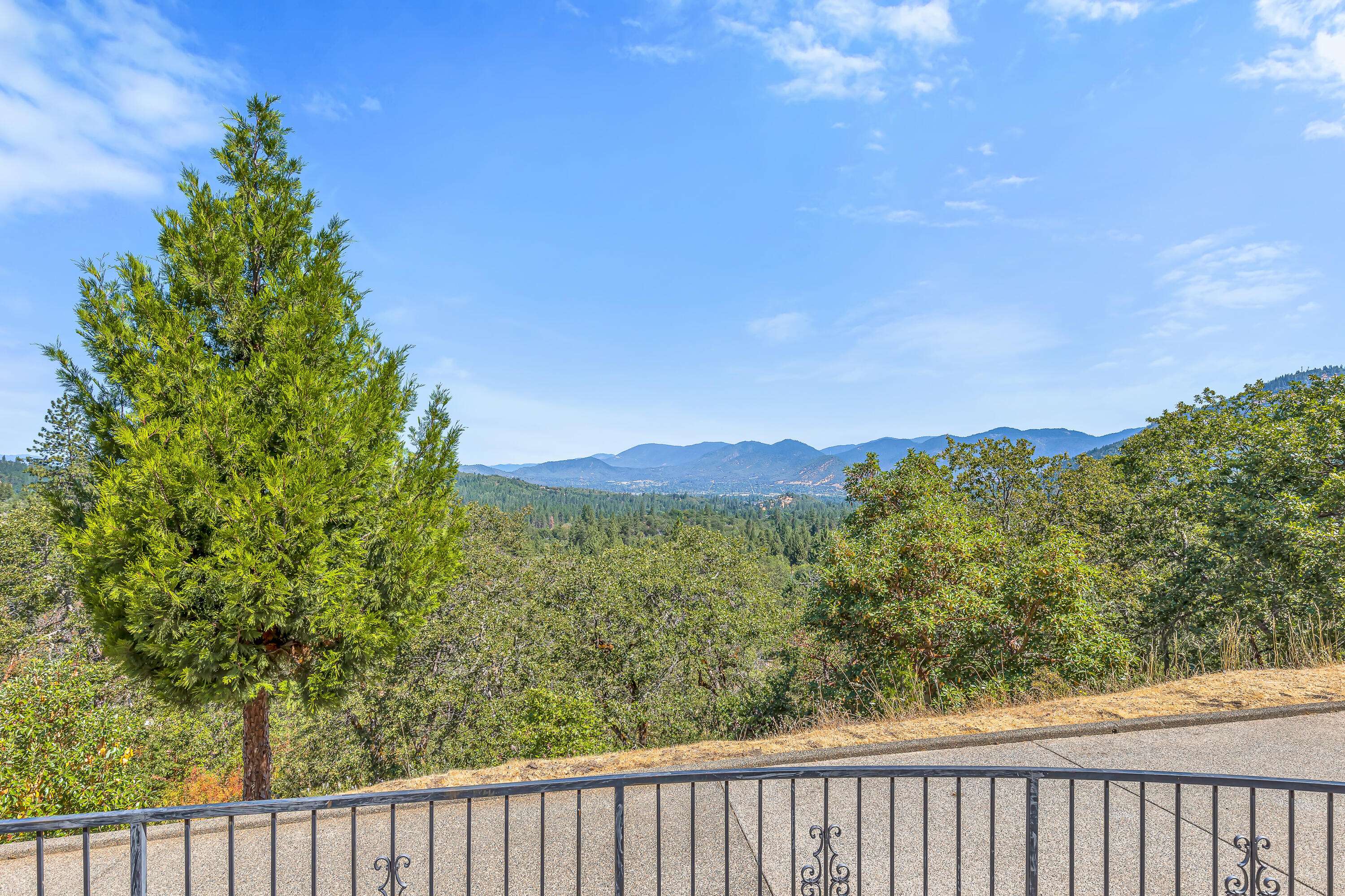 Grants Pass, OR 97527,180 Malone WAY