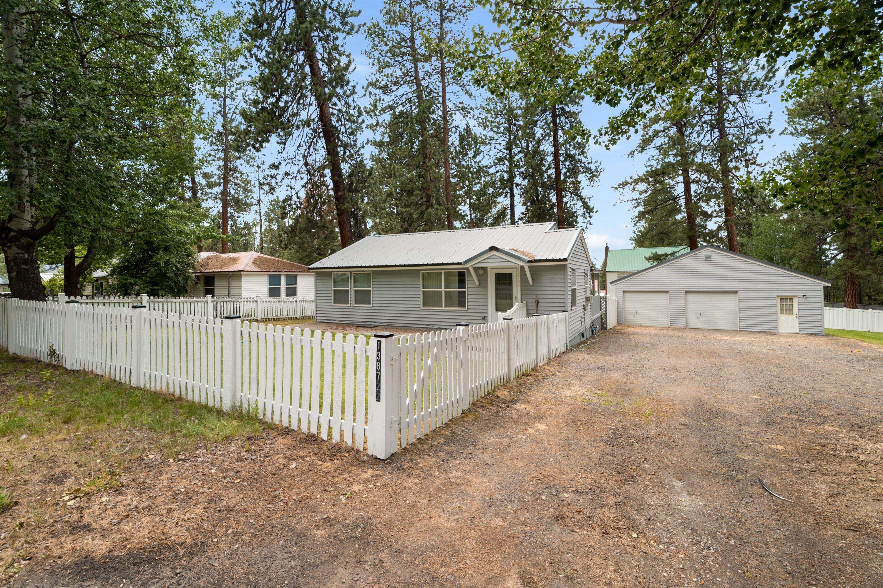 Gilchrist, OR 97737,138722 Rhododendron ST