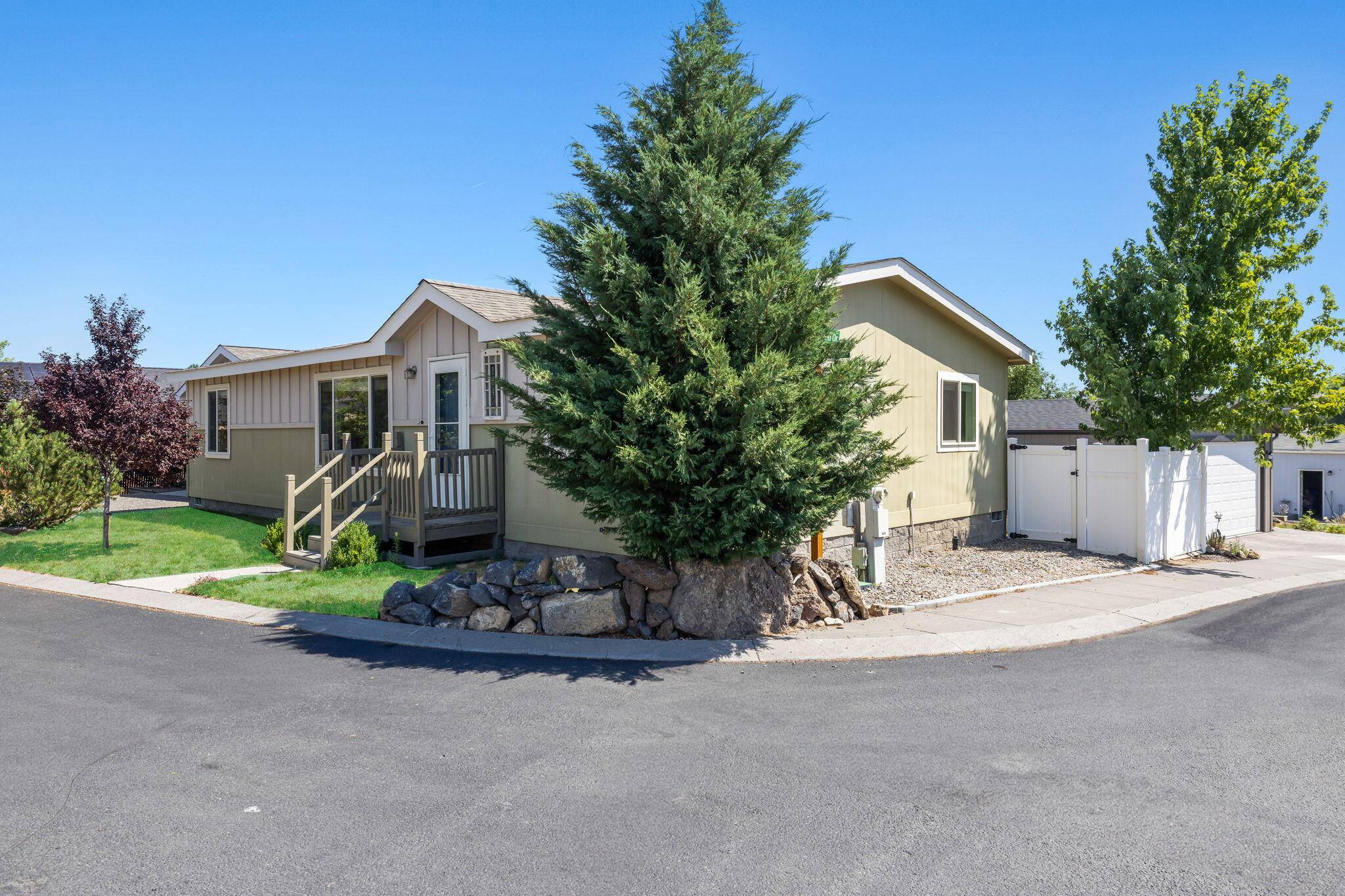 Redmond, OR 97756,1140 Currant RD