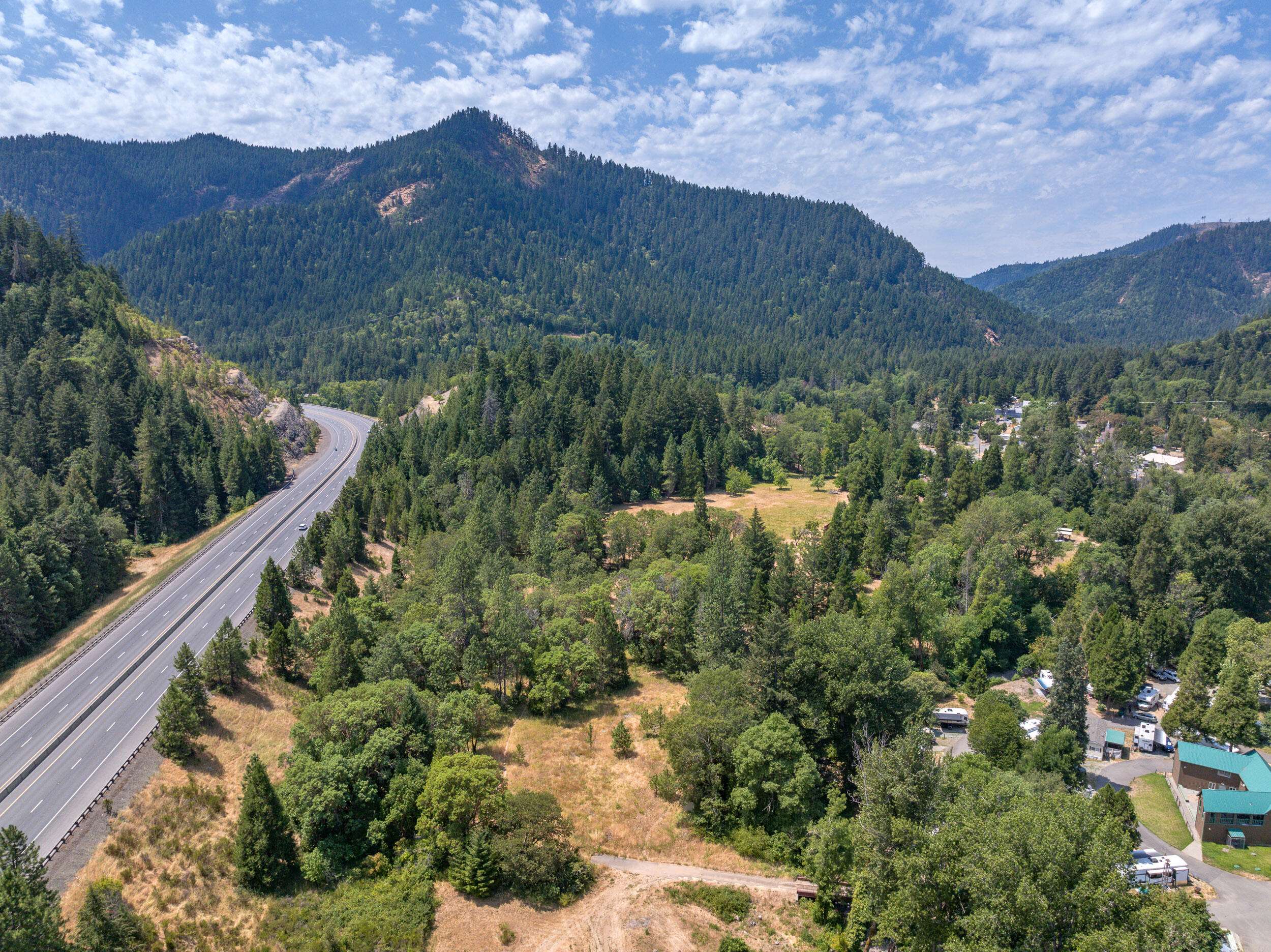 Wolf Creek, OR 97497,997 Old Hwy 99 S