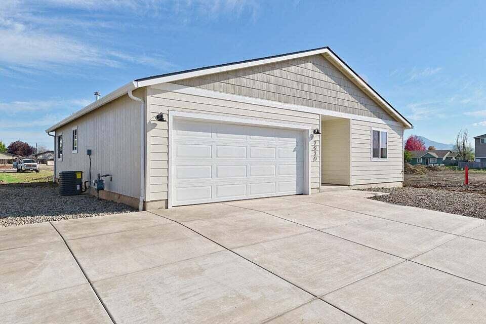 White City, OR 97503,7917 27th ST