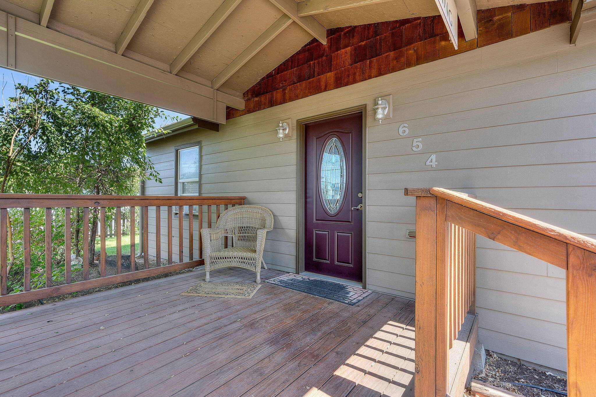 Redmond, OR 97756,654 4th ST