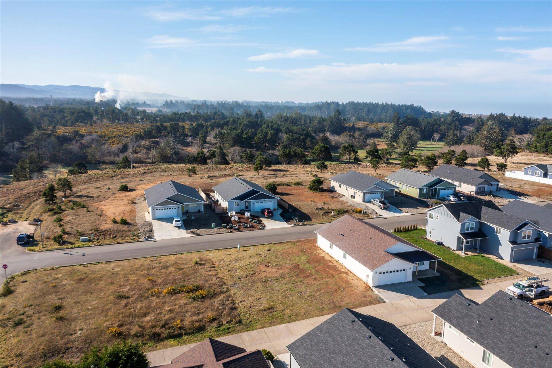 Bandon, OR 97411,728 Seacrest DR