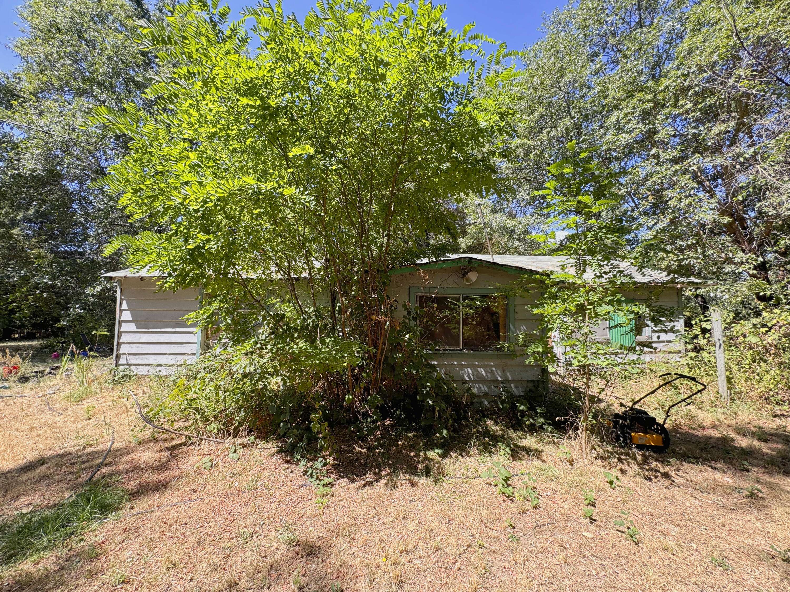 Kerby, OR 97531,192 Finch RD