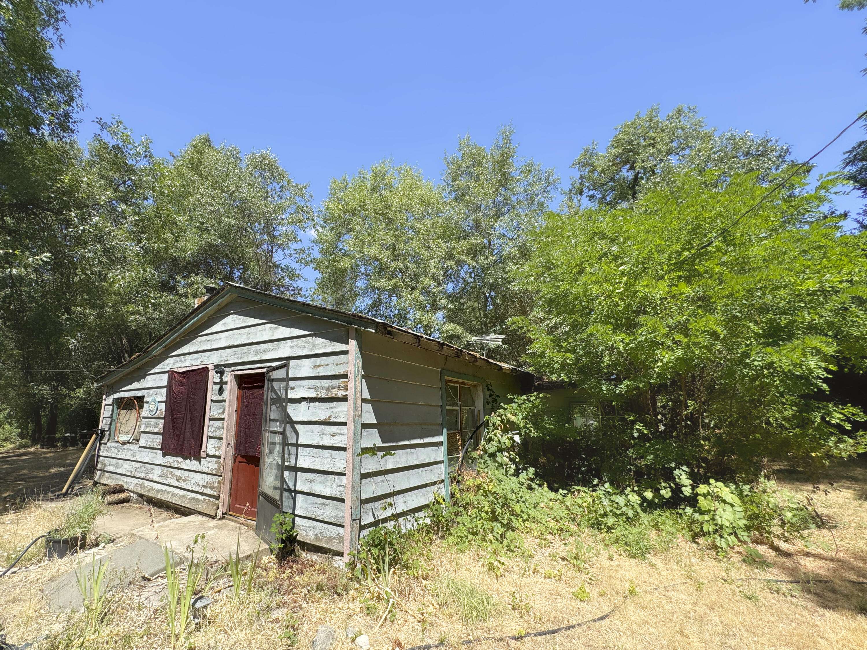 Kerby, OR 97531,192 Finch RD