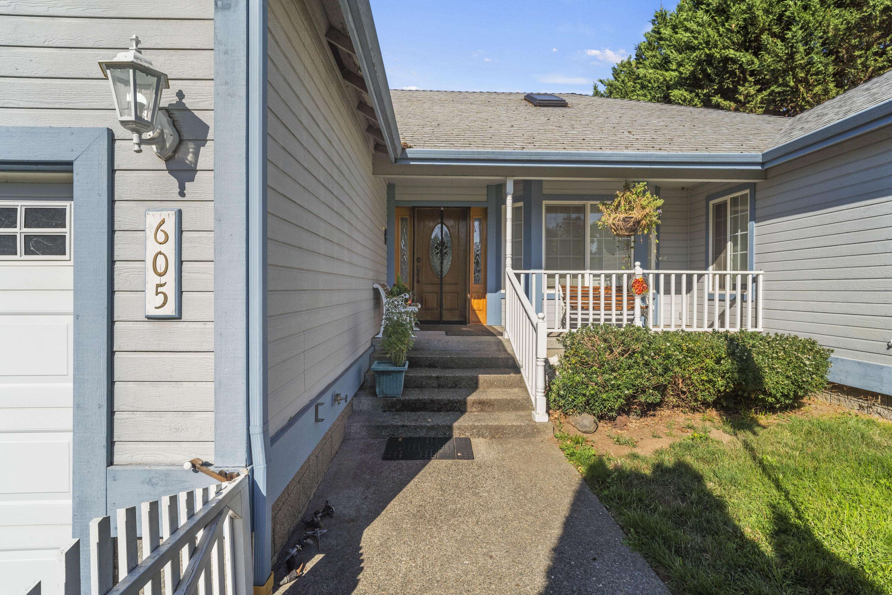Rogue River, OR 97537,605 3rd ST
