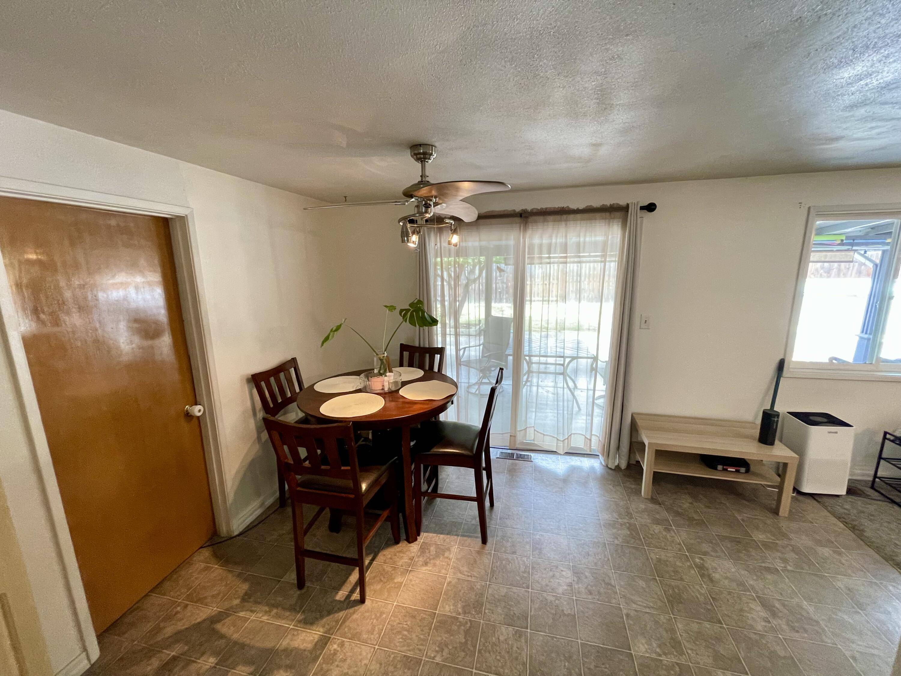 Central Point, OR 97502,1155 5th ST